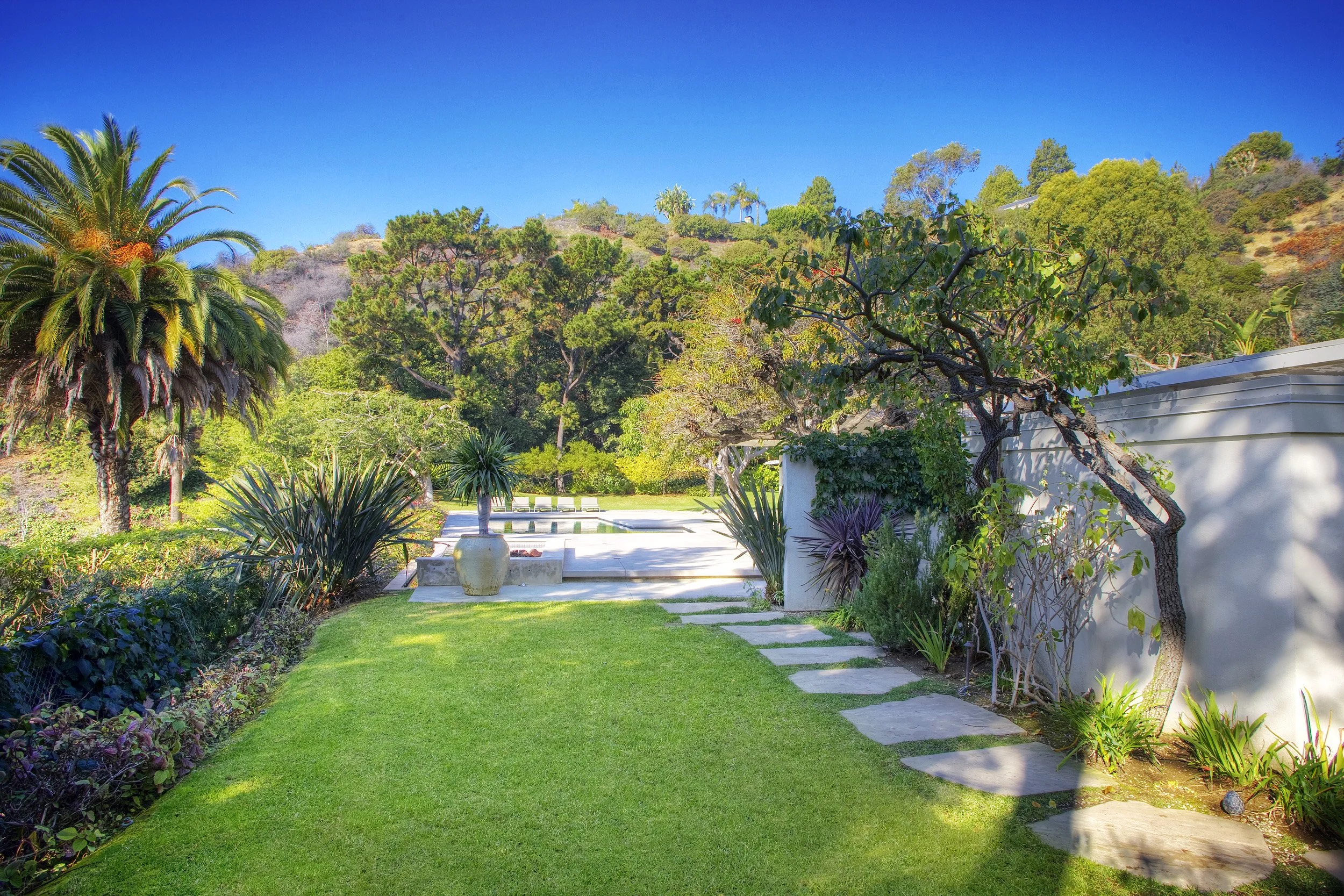 052-Simon-House-Garden-Grounds-06.jpg