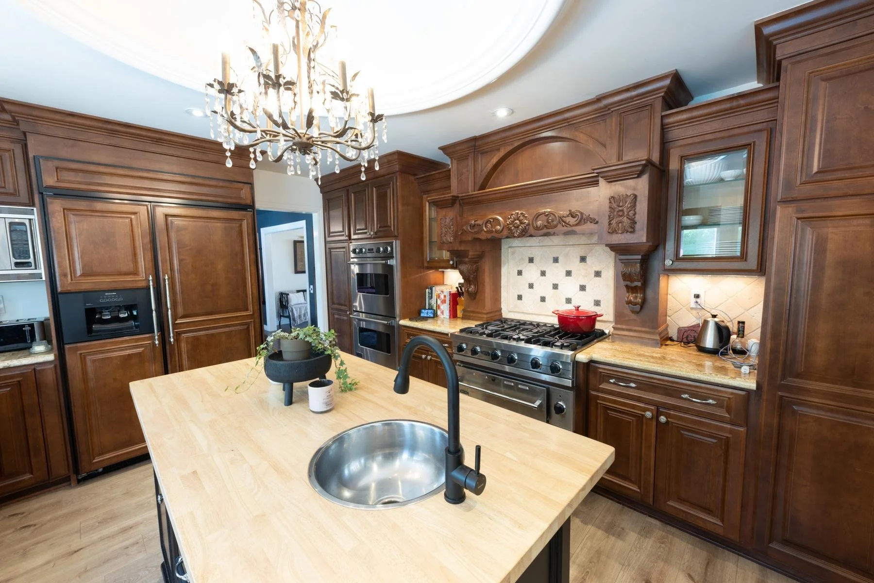 027-sand-canyon-kitchen-range.jpg