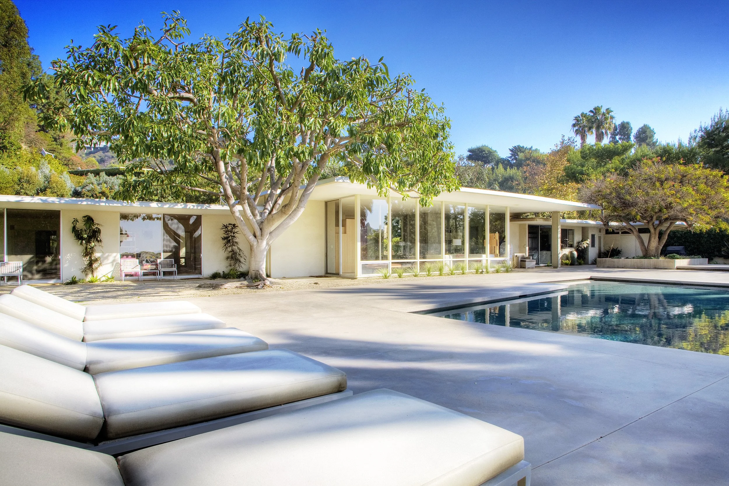 036-Simon-House-Pool-Patio-02.jpg