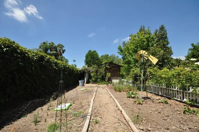 075_2618_garden2.jpg