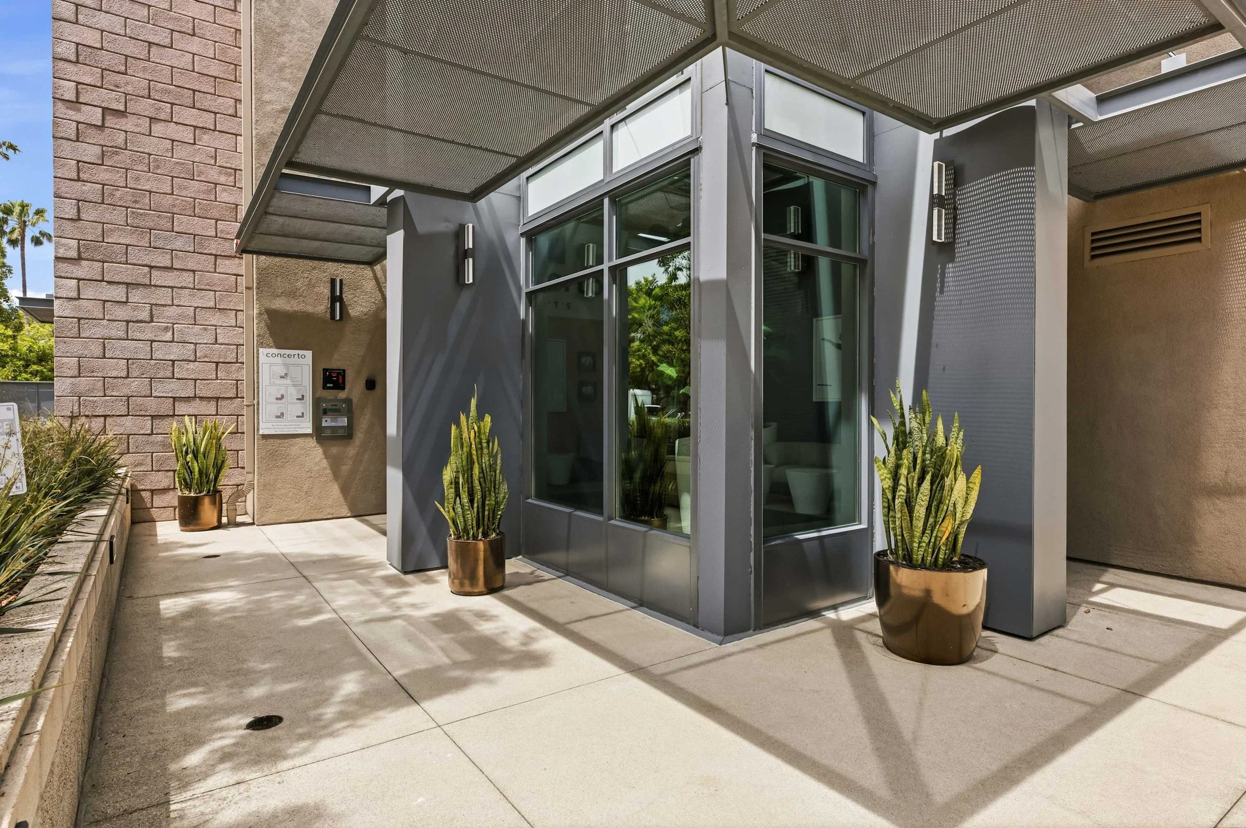 PL-4401-playa-vista-contemporary-condominium-039.jpg