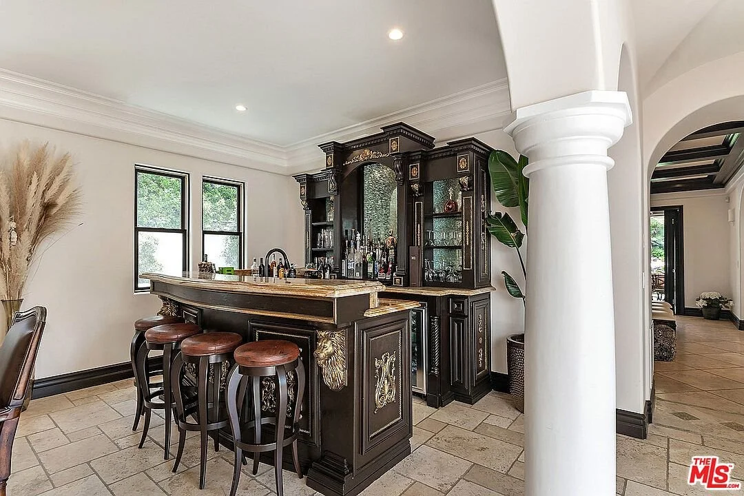 23500_Collins_St_010.jpg