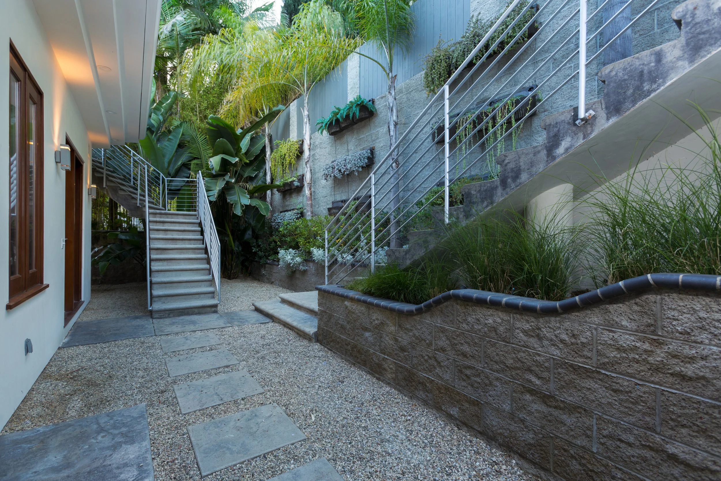 8827_Evanview_Dr_Los_Angeles_CA_90069_00009.jpg