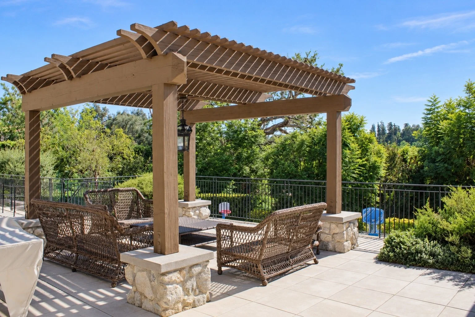 61_PL-4107_pergola-alternate-angle.jpg