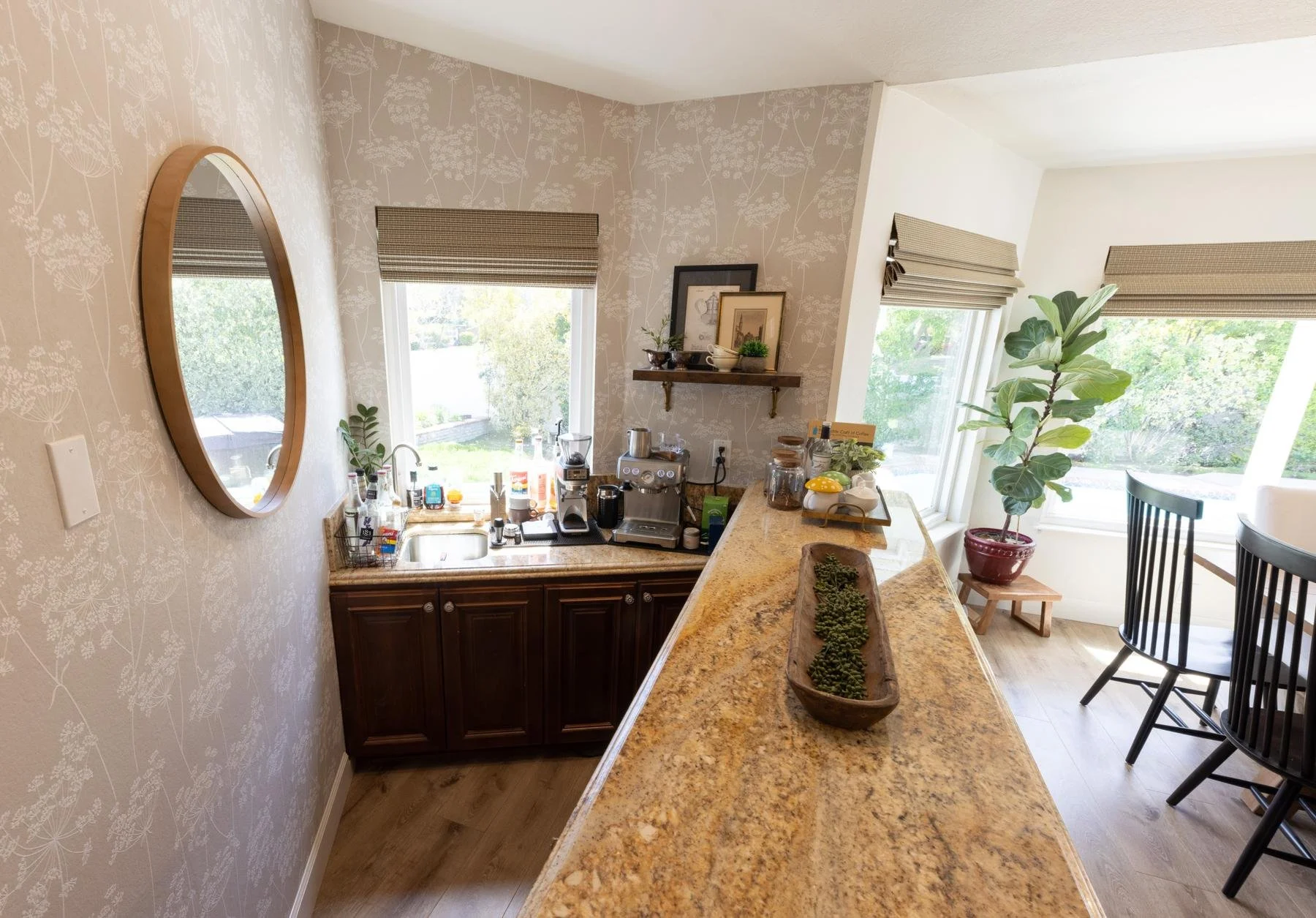 023-sand-canyon-bar-counter.jpg