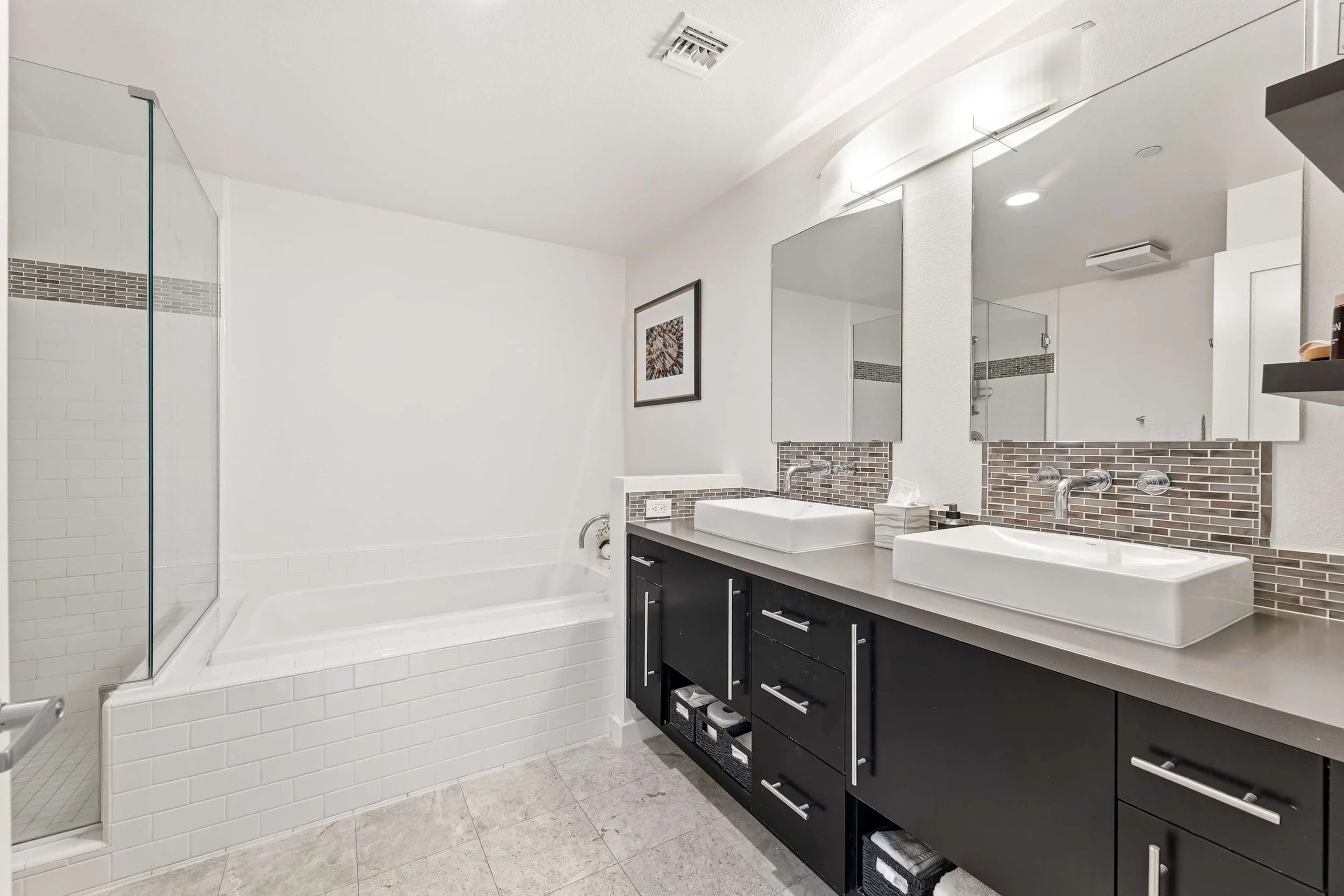 PL-4401-playa-vista-contemporary-condominium-006.jpg