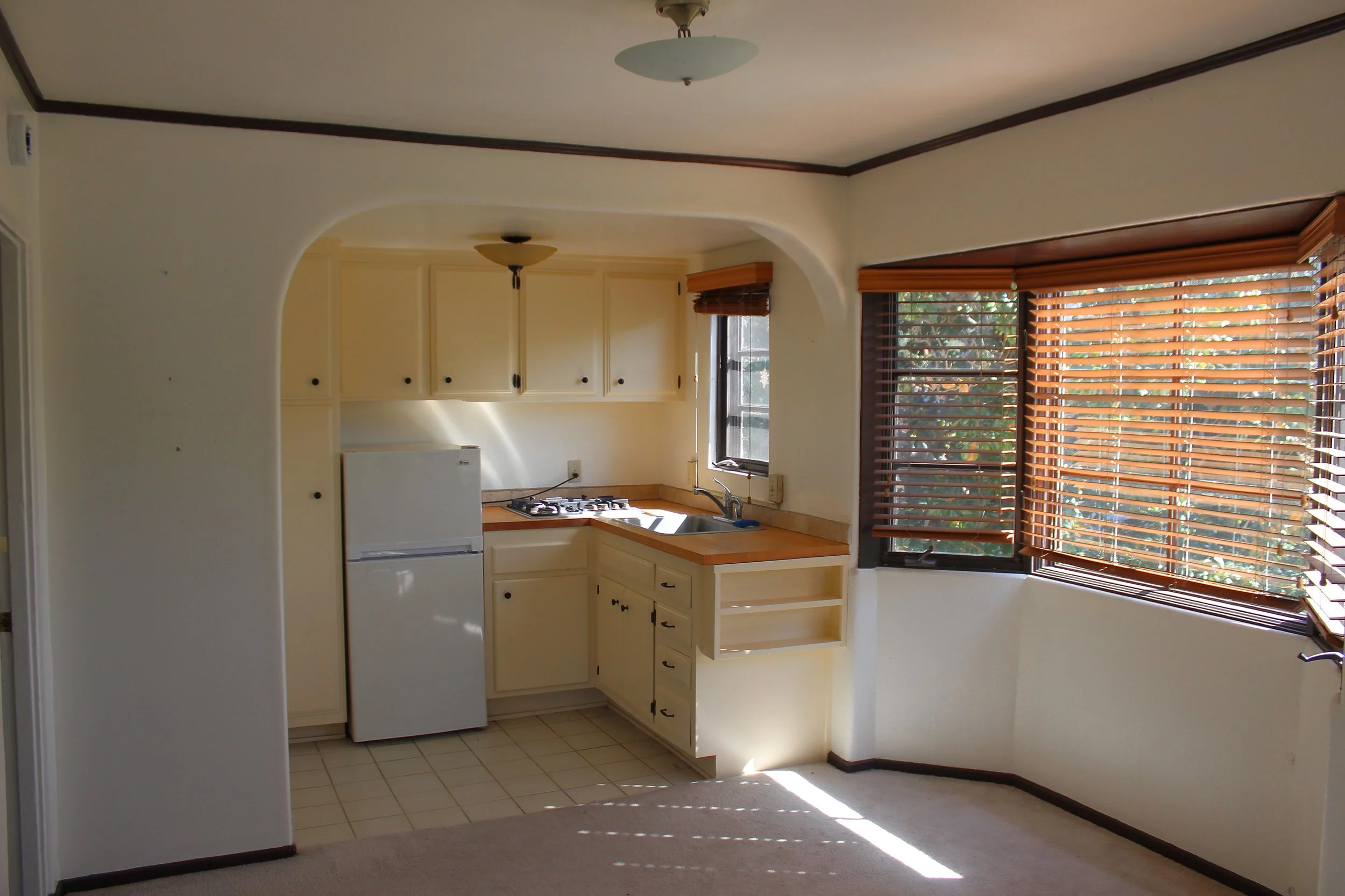 25_PL-4106_kitchenette.jpg