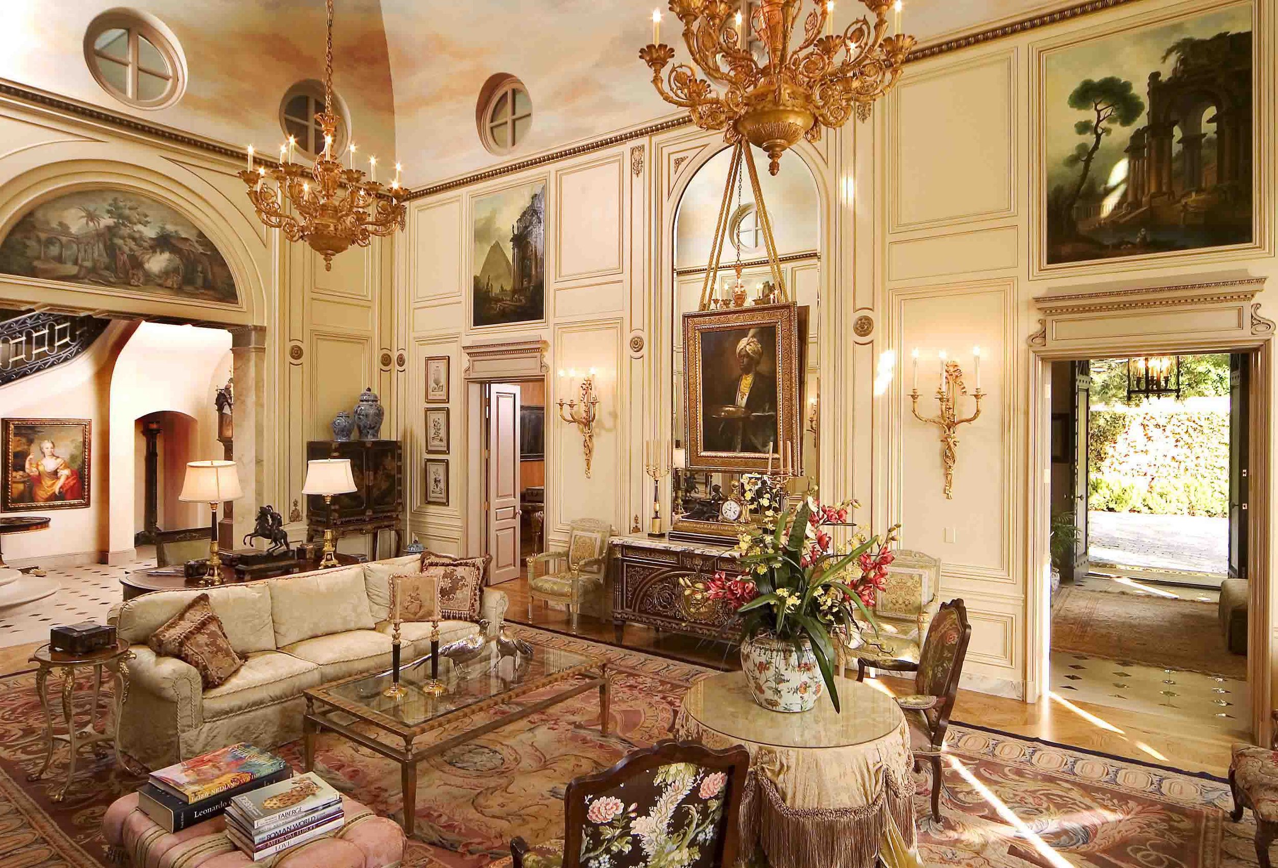 07_Living_Room_Alternate_View.jpg
