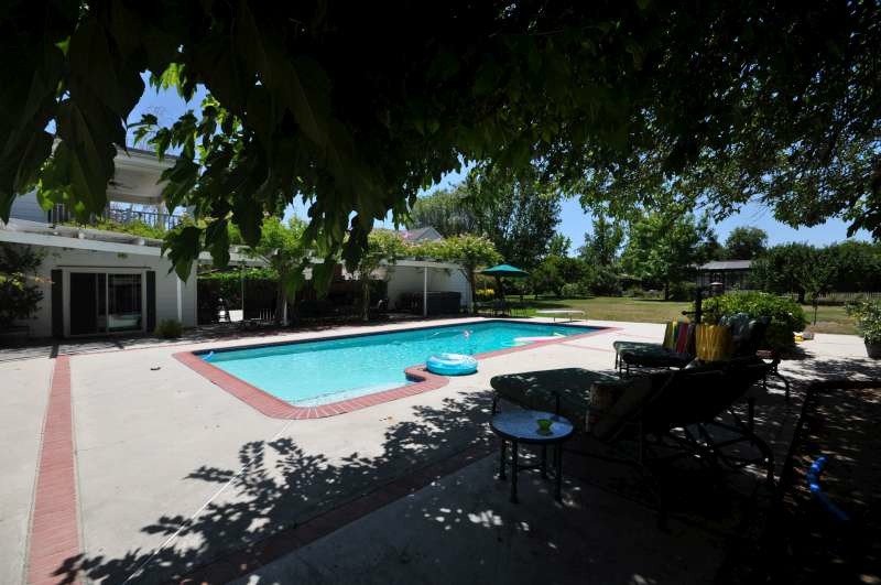 087_2618_pool6.jpg