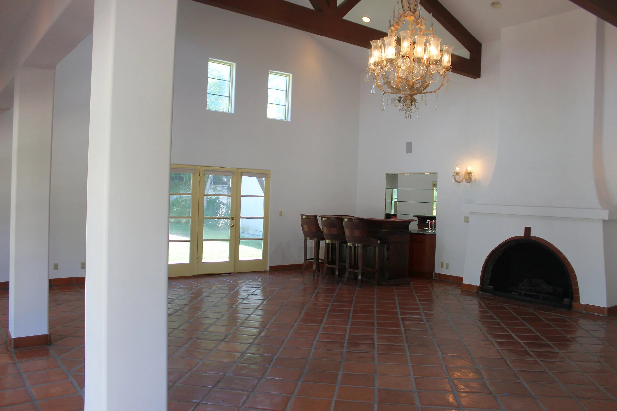 05_PL-4106_double-height-great-room.jpg