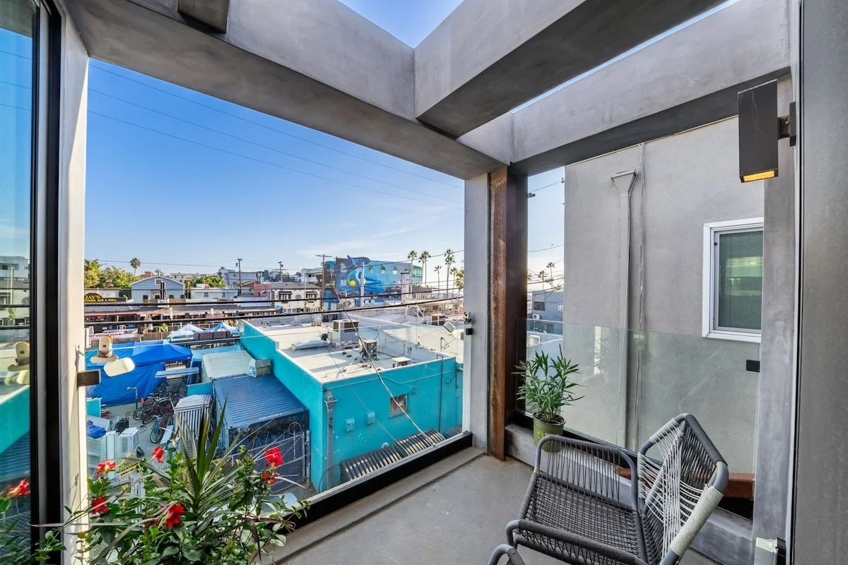 PL-4501-venice-coastal-courtyard-house-071.jpg