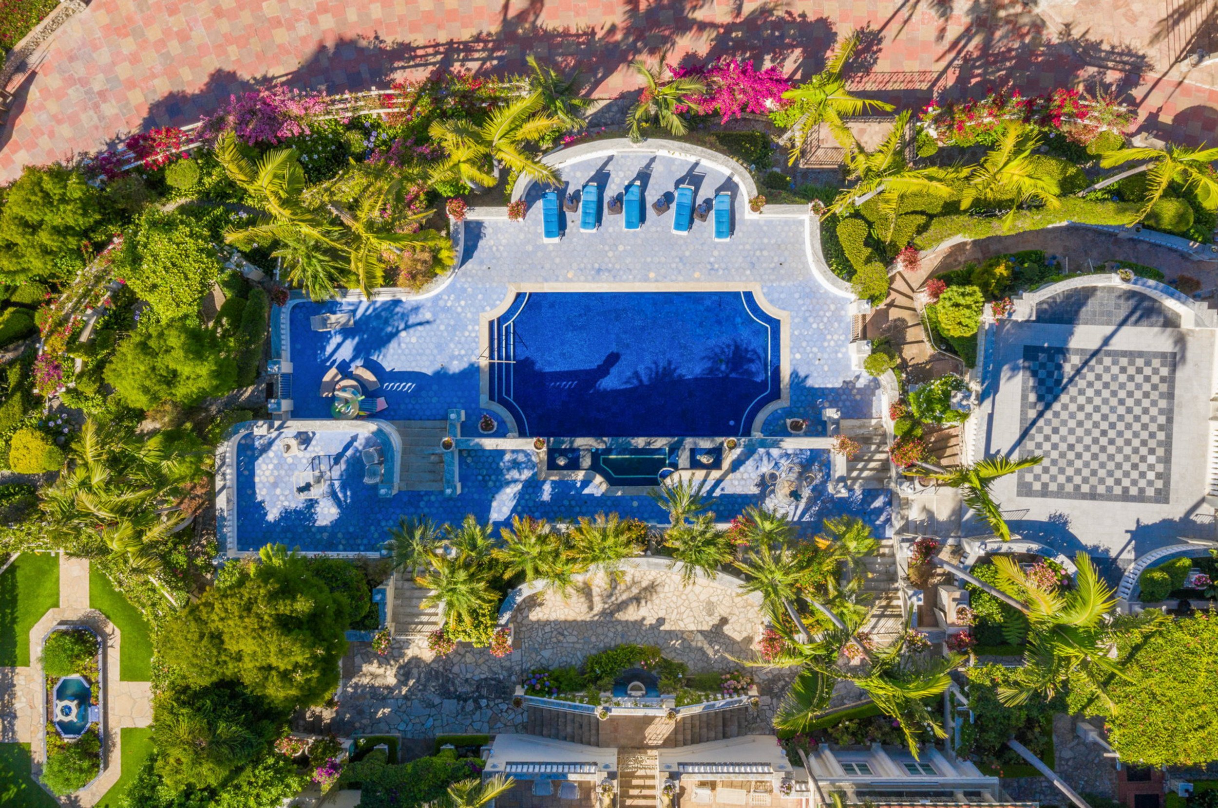 La_Dolce_Villa_008.jpg