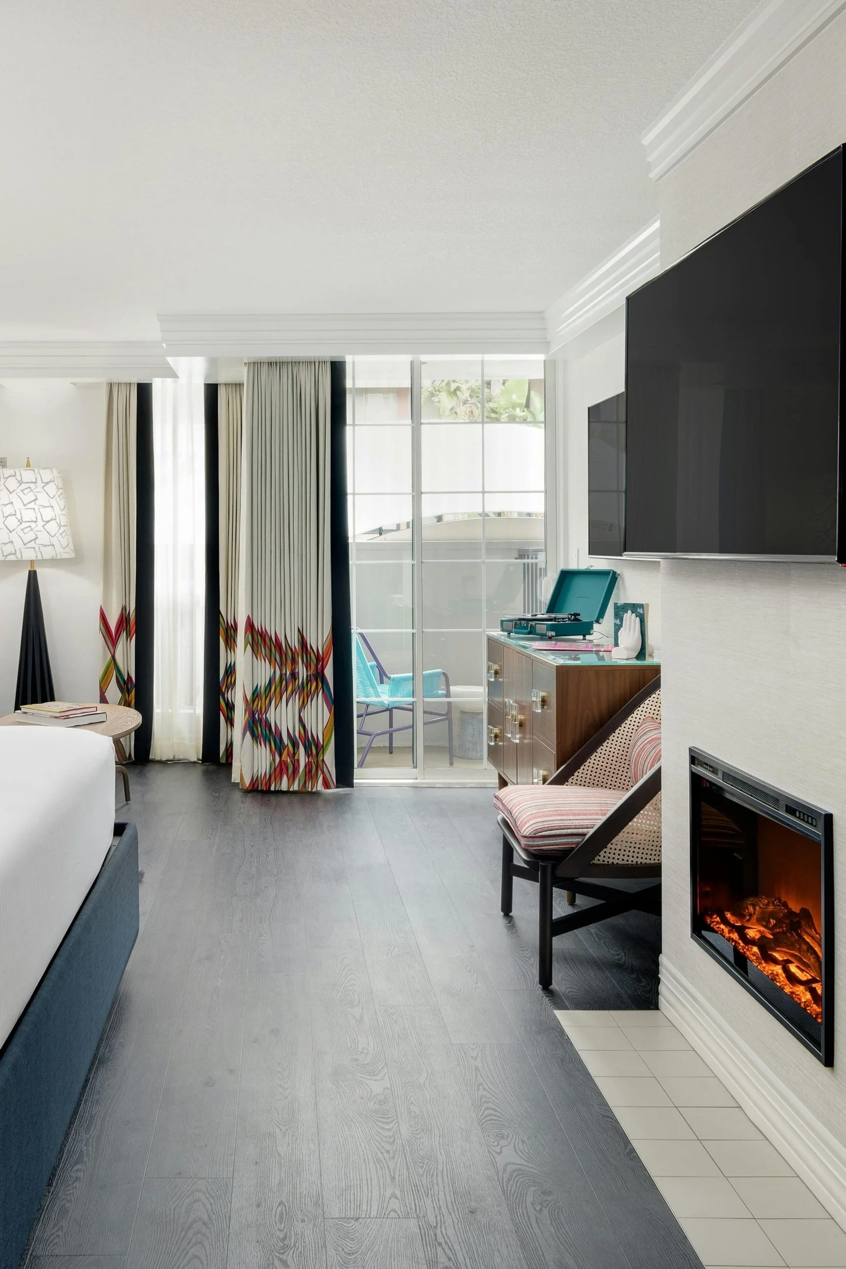PL-6102-west-hollywood-boutique-hotel-suite-039.jpg