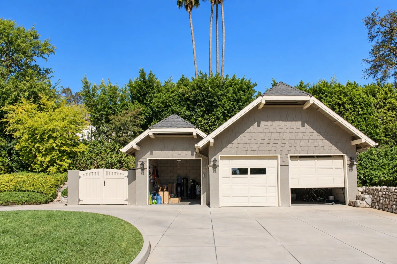 63_PL-4107_garage-close-view.jpg