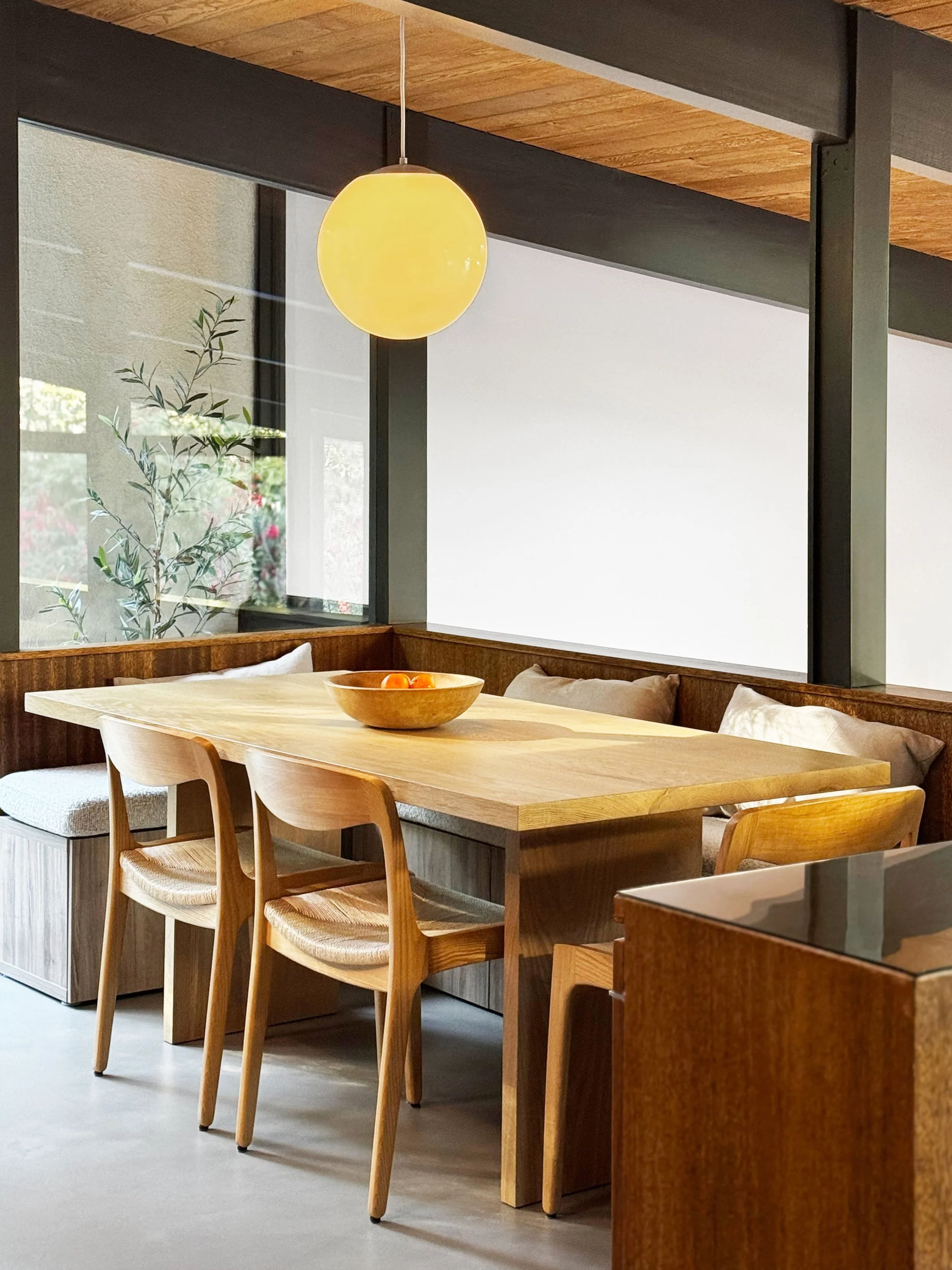 08_dining_area_image_1.jpg