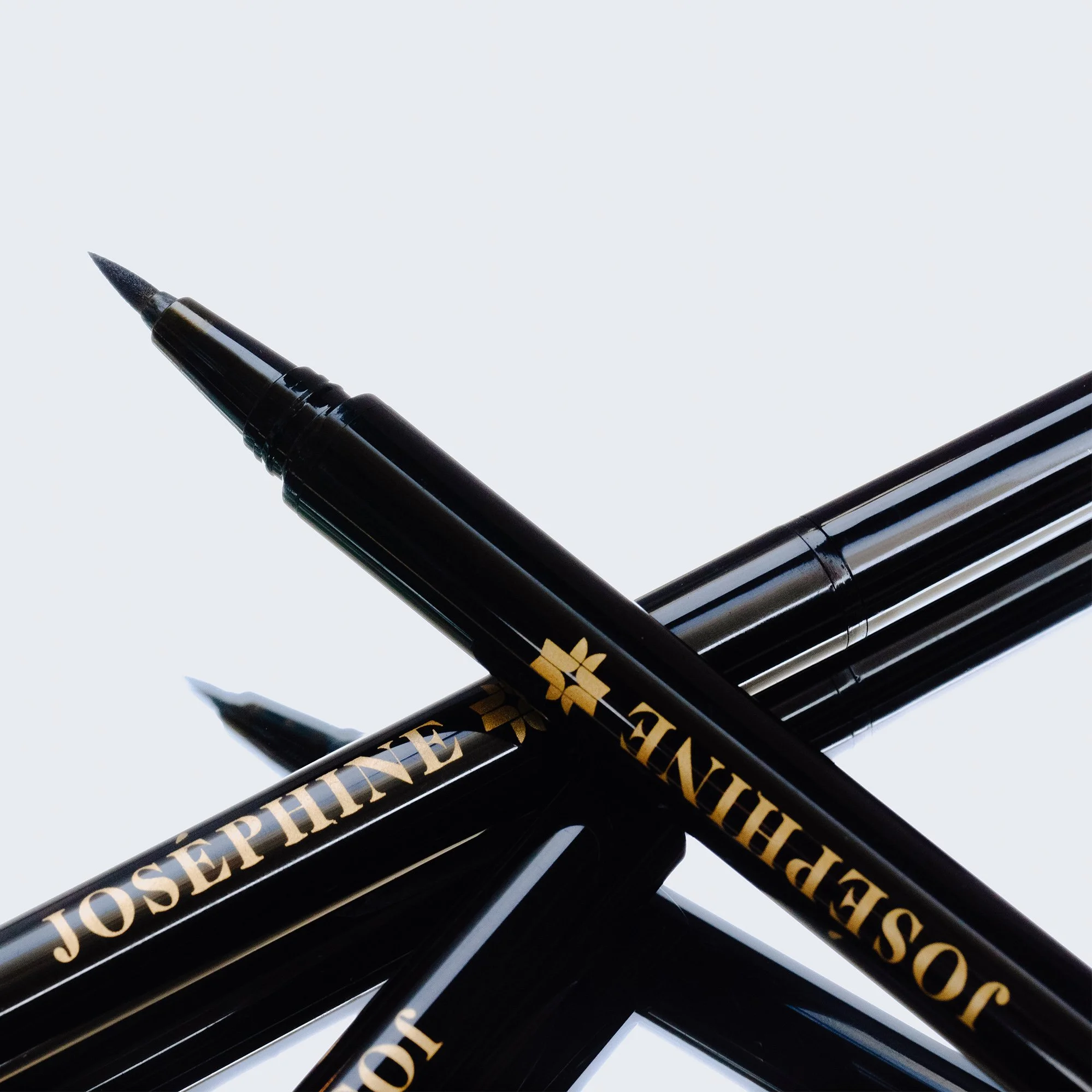 Josephine_Cosmetics_Eye_Define_sm_2.jpg
