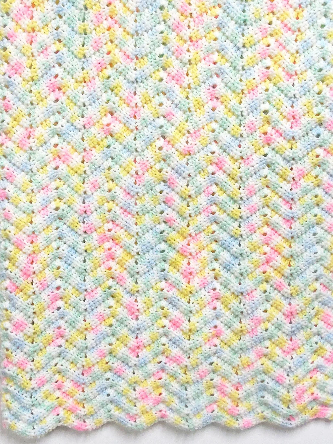 Free Crochet Pattern: Rainbow Ripple Baby Blanket