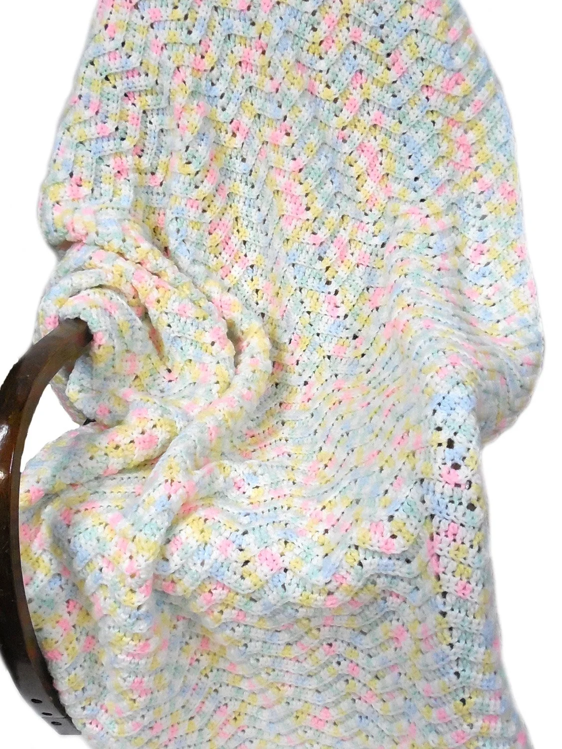 Free soft rainbow ripple blanket crochet pattern made with Bernat Softee yarn for baby newborn gift.