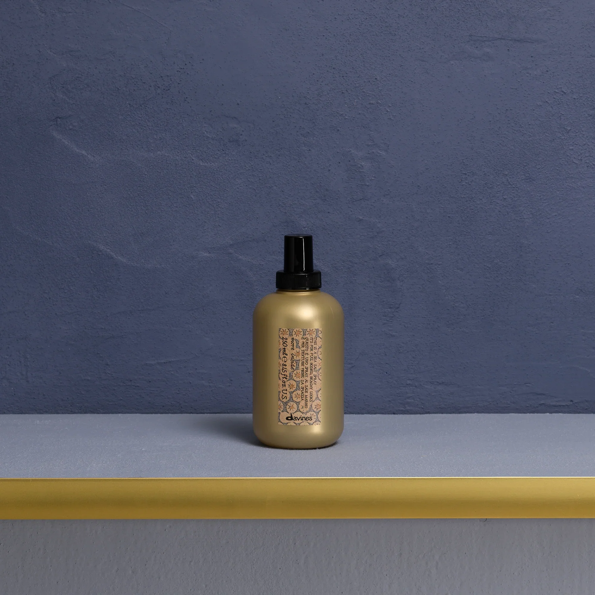 Davines-87085-this-is-a-sea-salt-spray-250ml-8004608258346-situational-2.jpg_3_2000x.webp