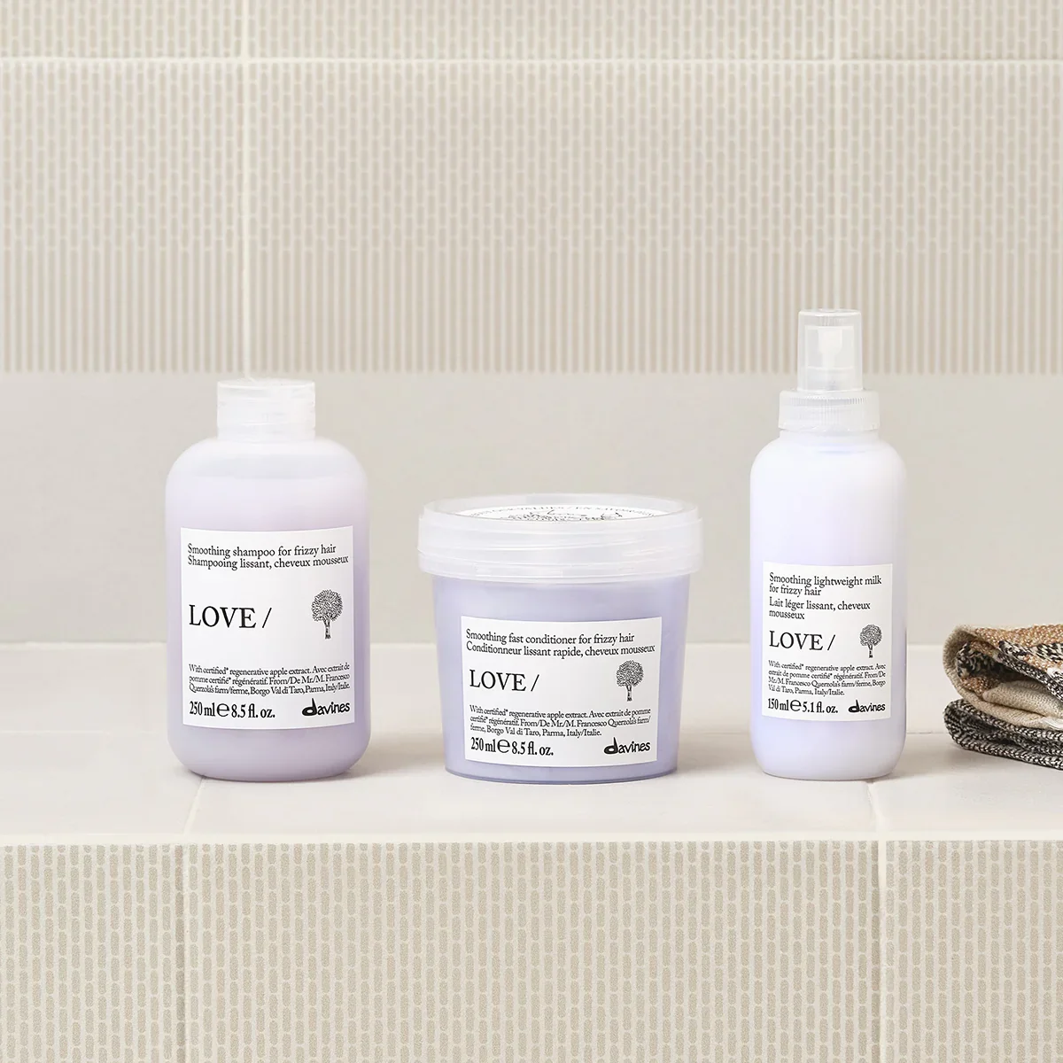 Davines-70009UCL-LOVE-SMOOTH-SH-250ML-8004608300052-SITUATIONAL-1_2000x.webp