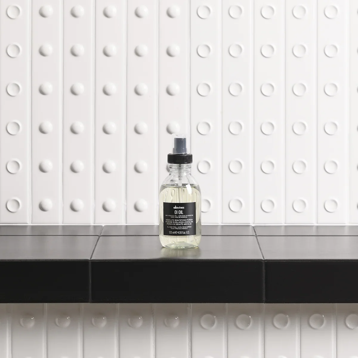 Davines-76000-oi-oil-135ml-8004608247593-situational_2000x.webp