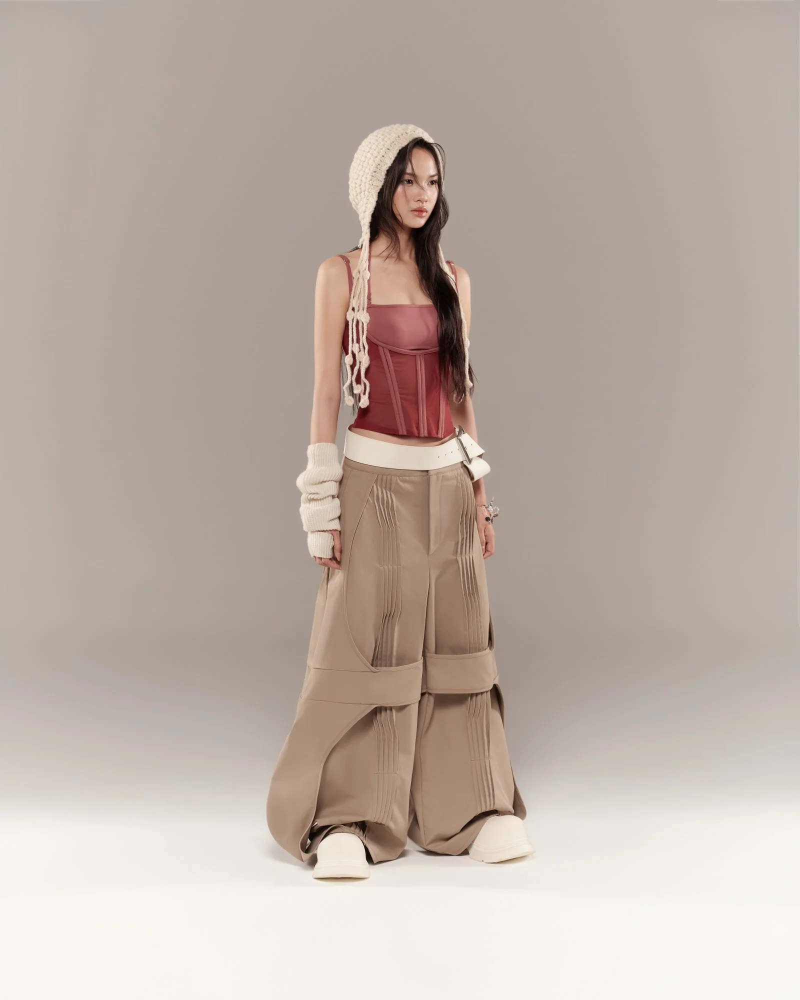 20260105-Melios top (Red) + Mondary pants (Light Brown).jpg