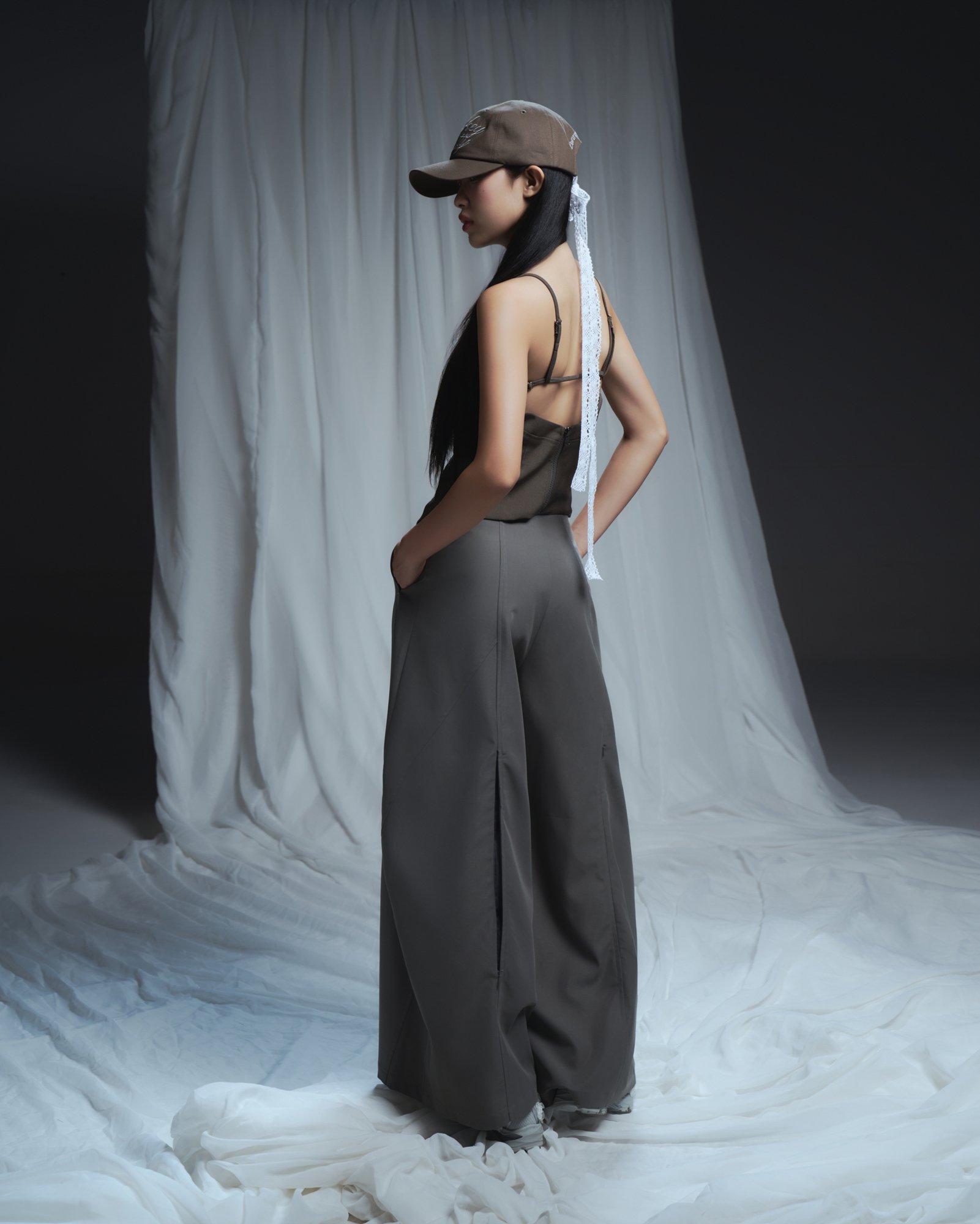 20221106-Ludovic pants (grey) 3.jpg