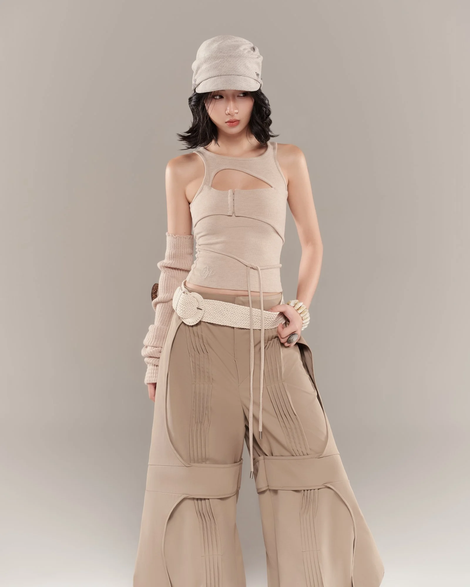 20260109-Conrad sleeveless top (Beige) + Mondary pants (Light brown).jpg