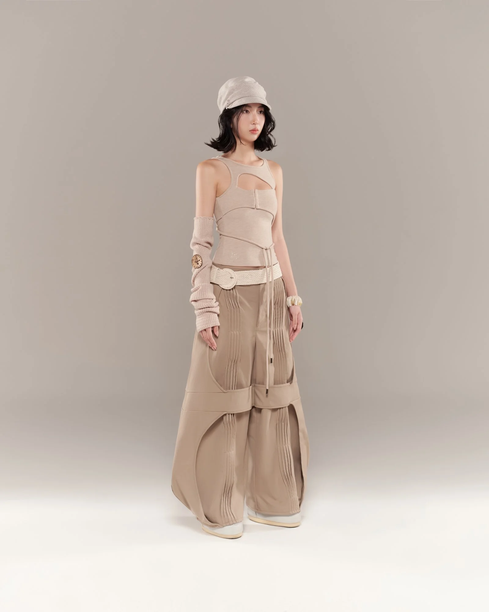 20260105-Conrad sleeveless top (Beige) + Mondary pants (Light brown)(2).jpg