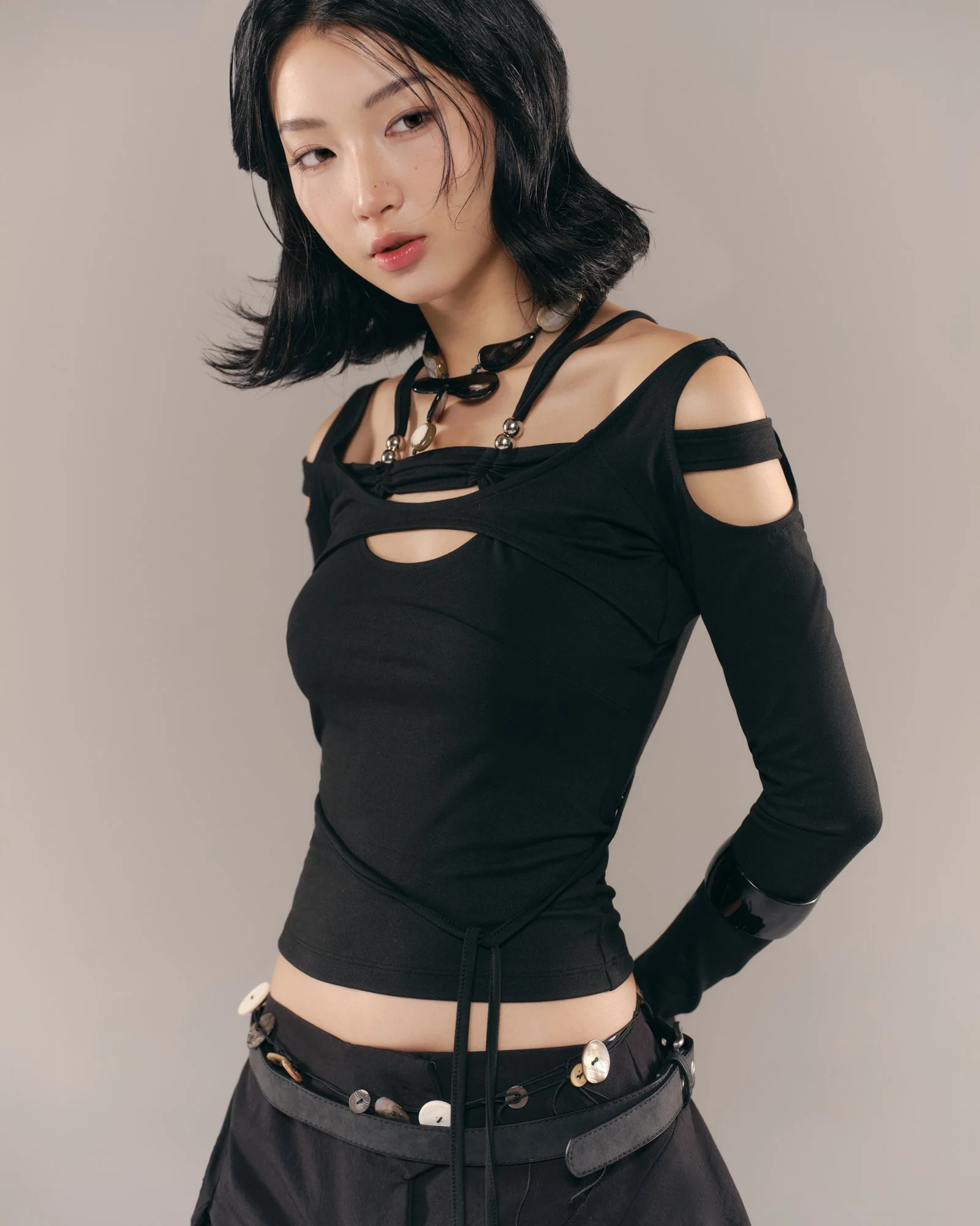 20260107-Serafin top (Black) + Salvius pants (Black) 5.jpg