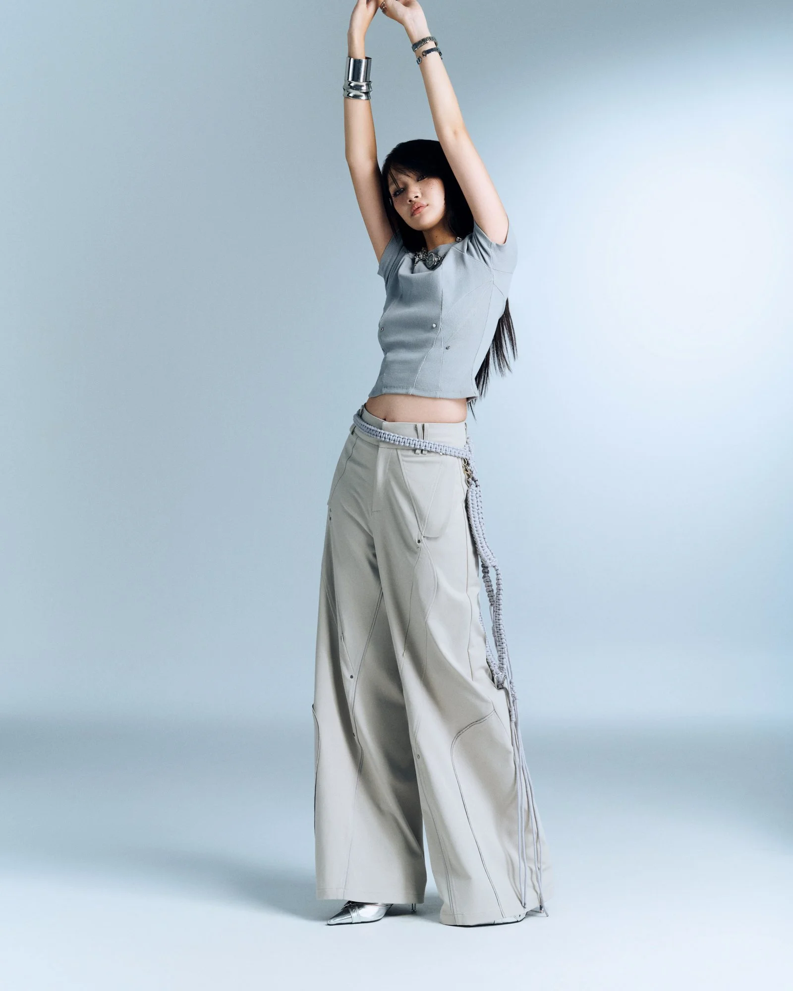 20250903-Persea top + Marson pants (Grey)(1).jpg