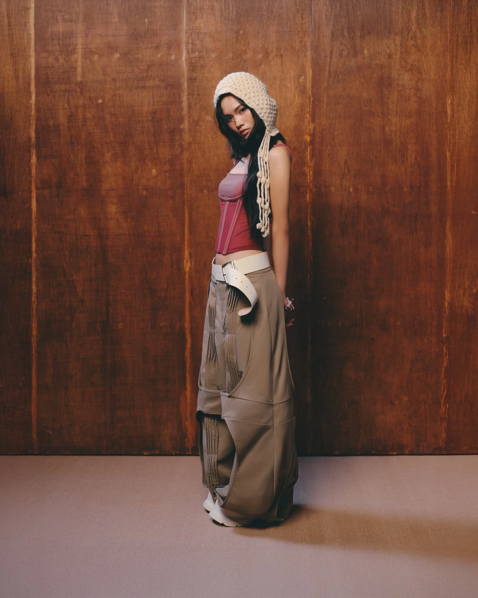 20260406-Melios top (Red) + Mondary pants (Light Brown) 1.jpg