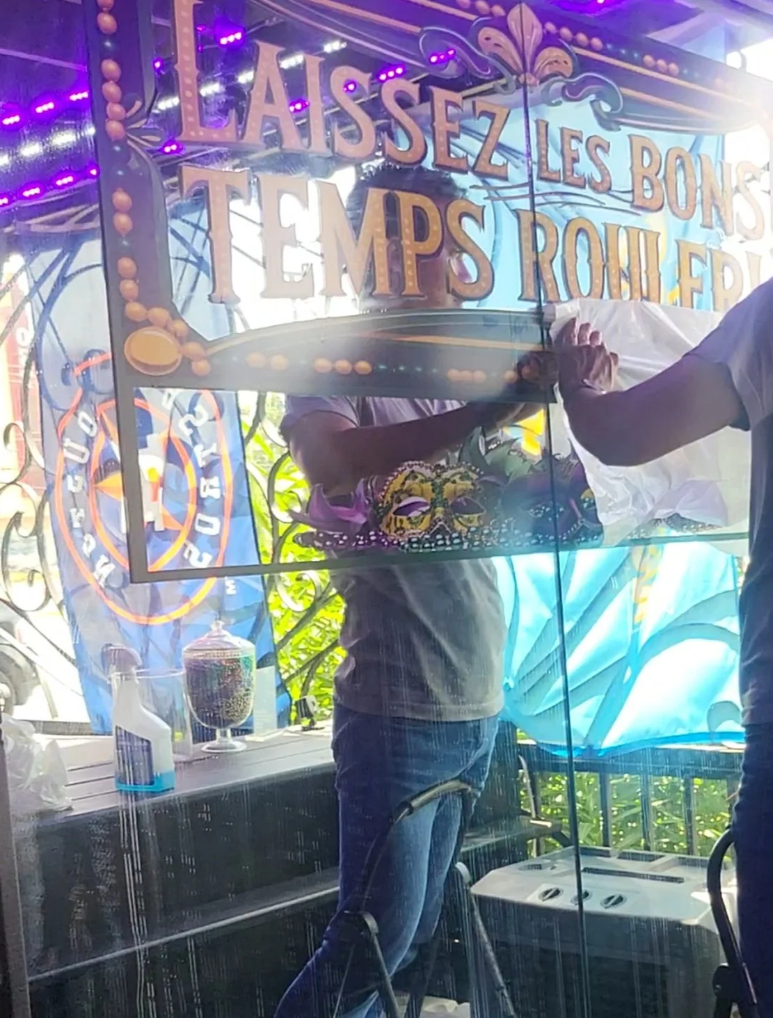 Commercial Restaurant Patio Vinyl Decal Installation – On-Site Sign Installation Services in Houston, TX