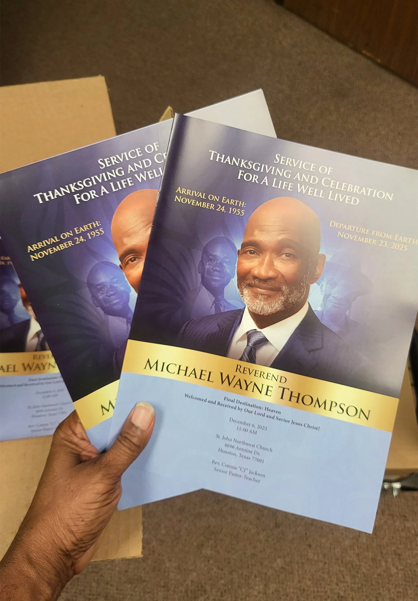 8.5"x11" 4-Page Bi-Fold Funeral Program Booklets (Finished Size 8.5"x11" - Flat Size 11"x17" on 100lb Gloss Text Paper) – Celebration of Life Keepsakes Printed in Houston, TX