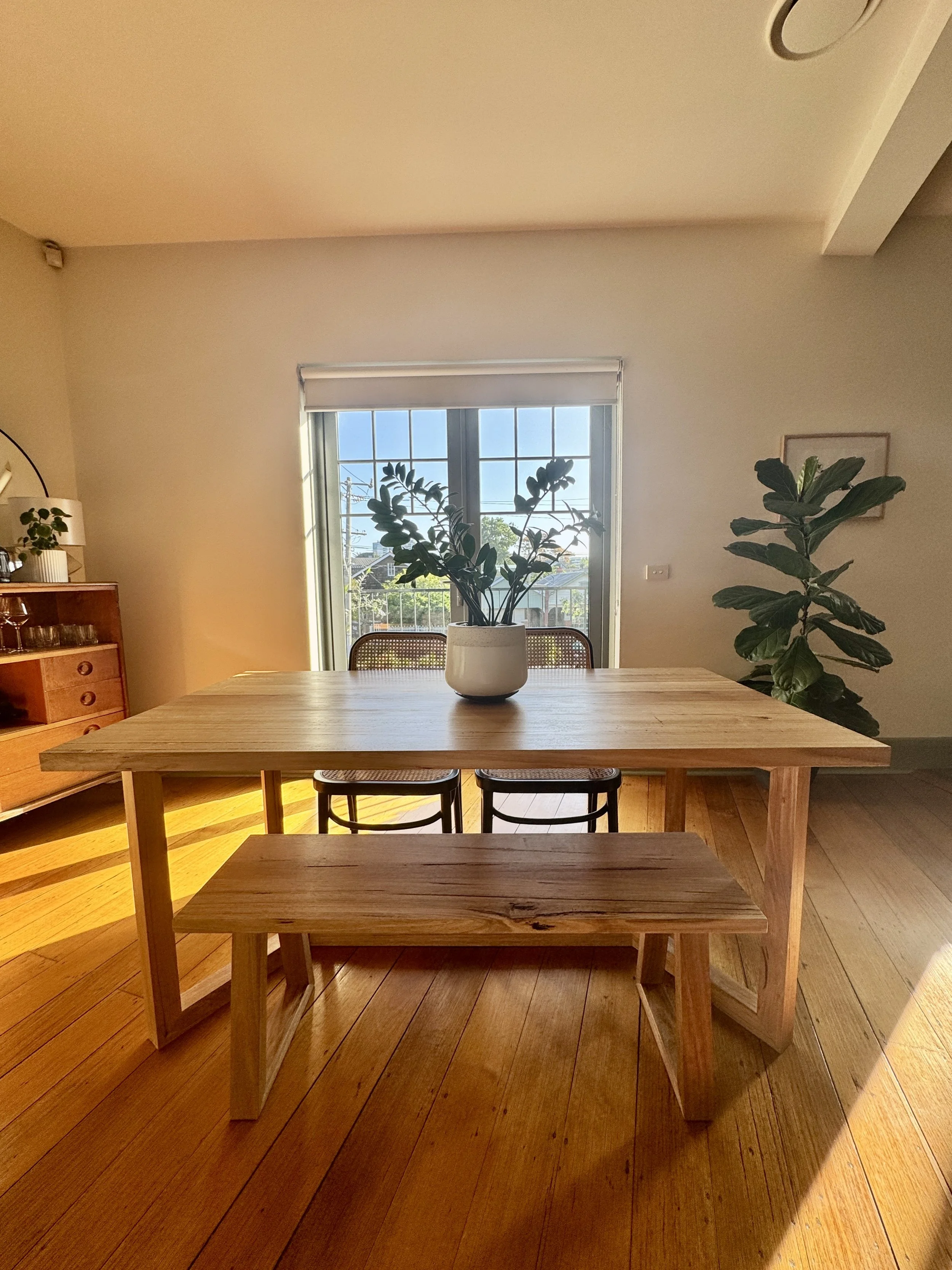 the 'Jack' dining table