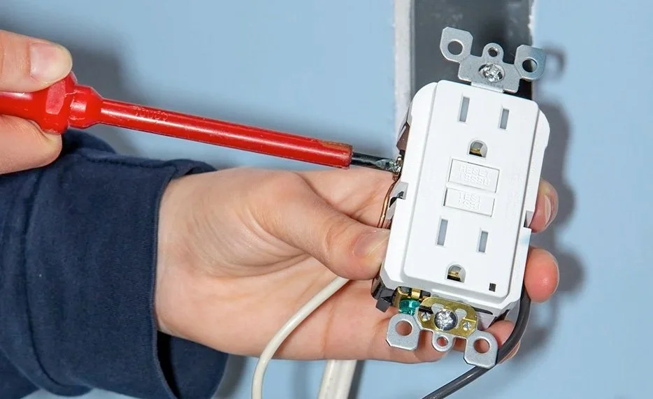electrician outlet repair and replacement Alexandria, VA