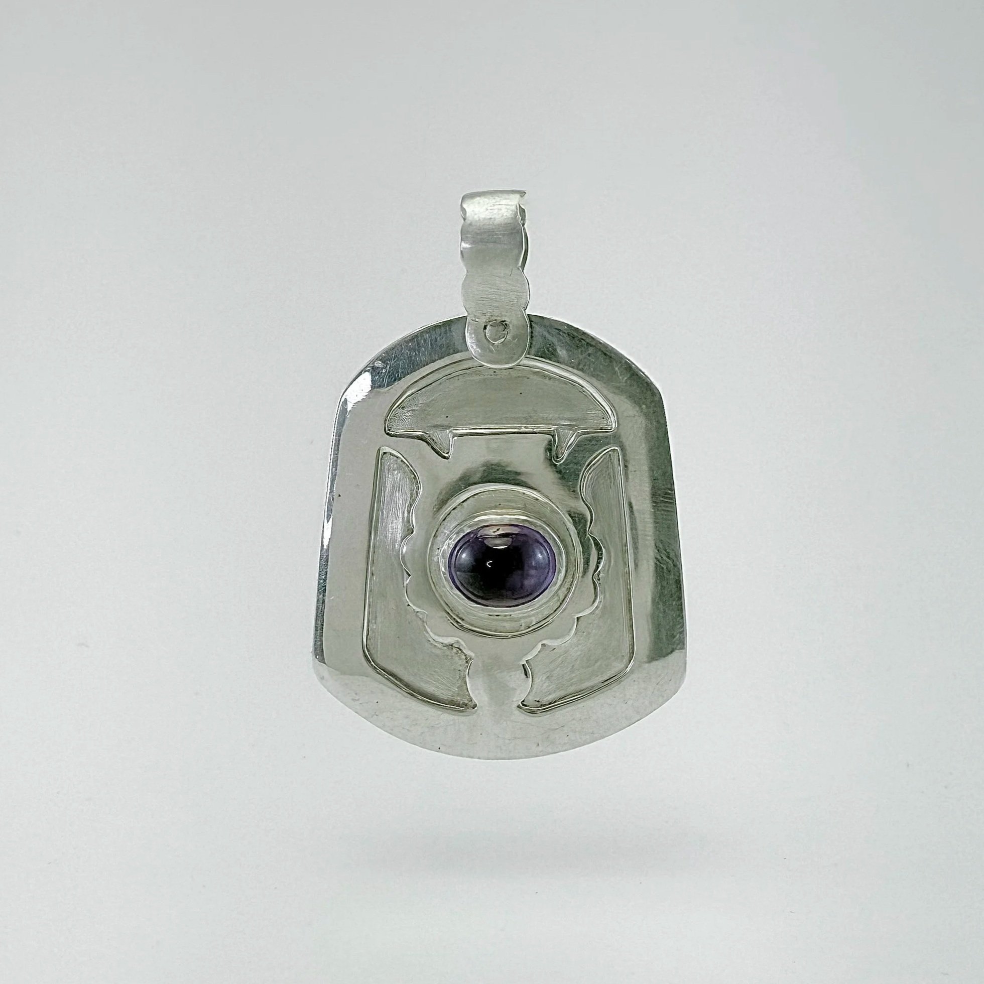 Sporran and thistle pendant. Sterling silver and amethyst