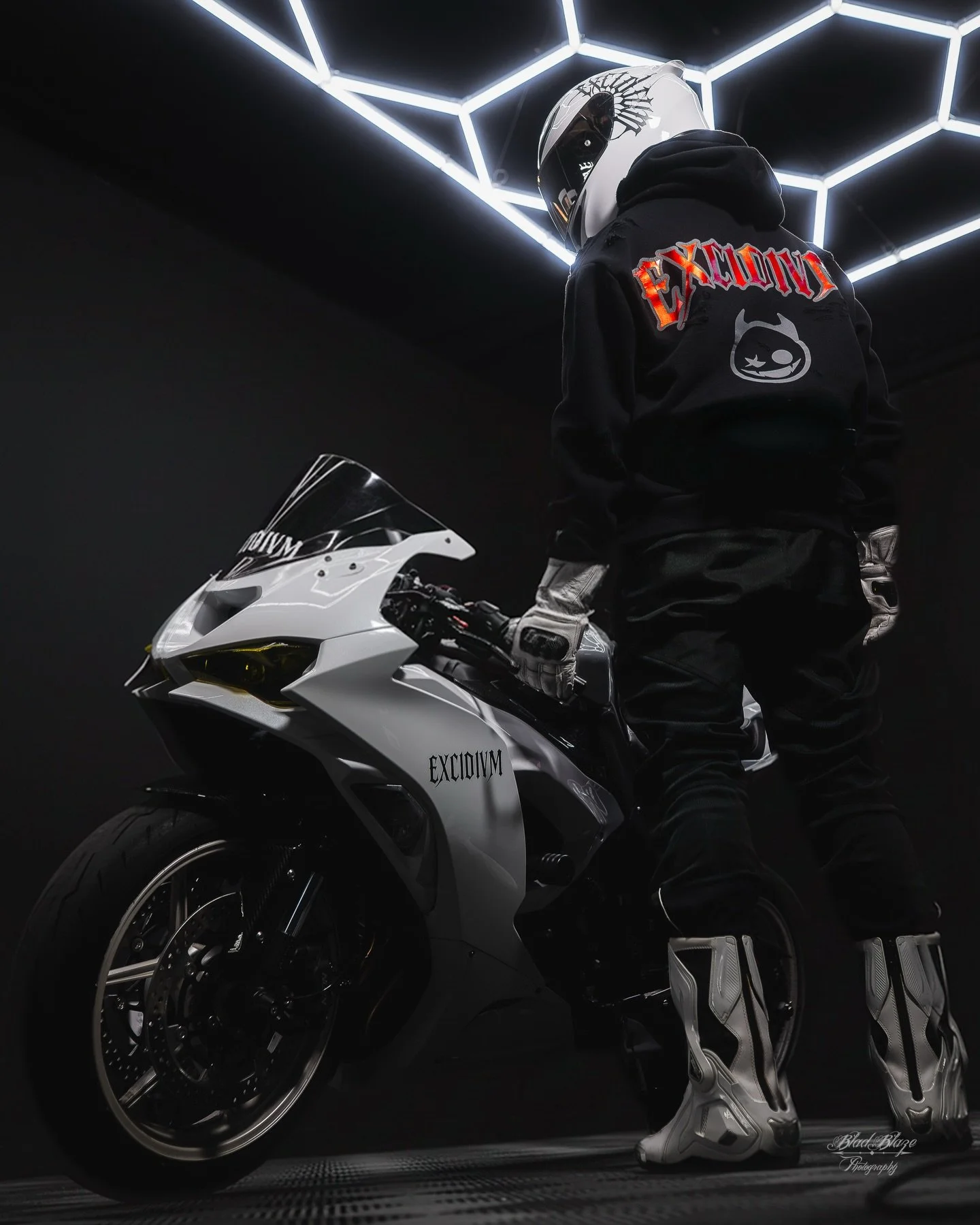 EXCIDIVM // Current Drop Live.

Built for those who move through chaos without hesitation.
Tap in now. Secure yours.

📸 | @blad.blaze 
🏍️ | @mkv_mason 

Fuel the chaos.

#EXCIDIVM #BornInChaos #LifeForged