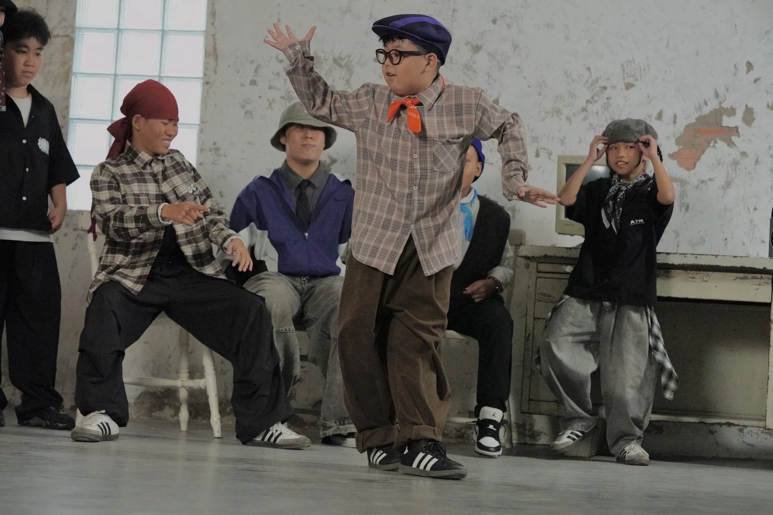 Popping Là Gì?                                      Lịch Sử, Nguồn Gốc Và Sự Ra Đời Của Popping Dance