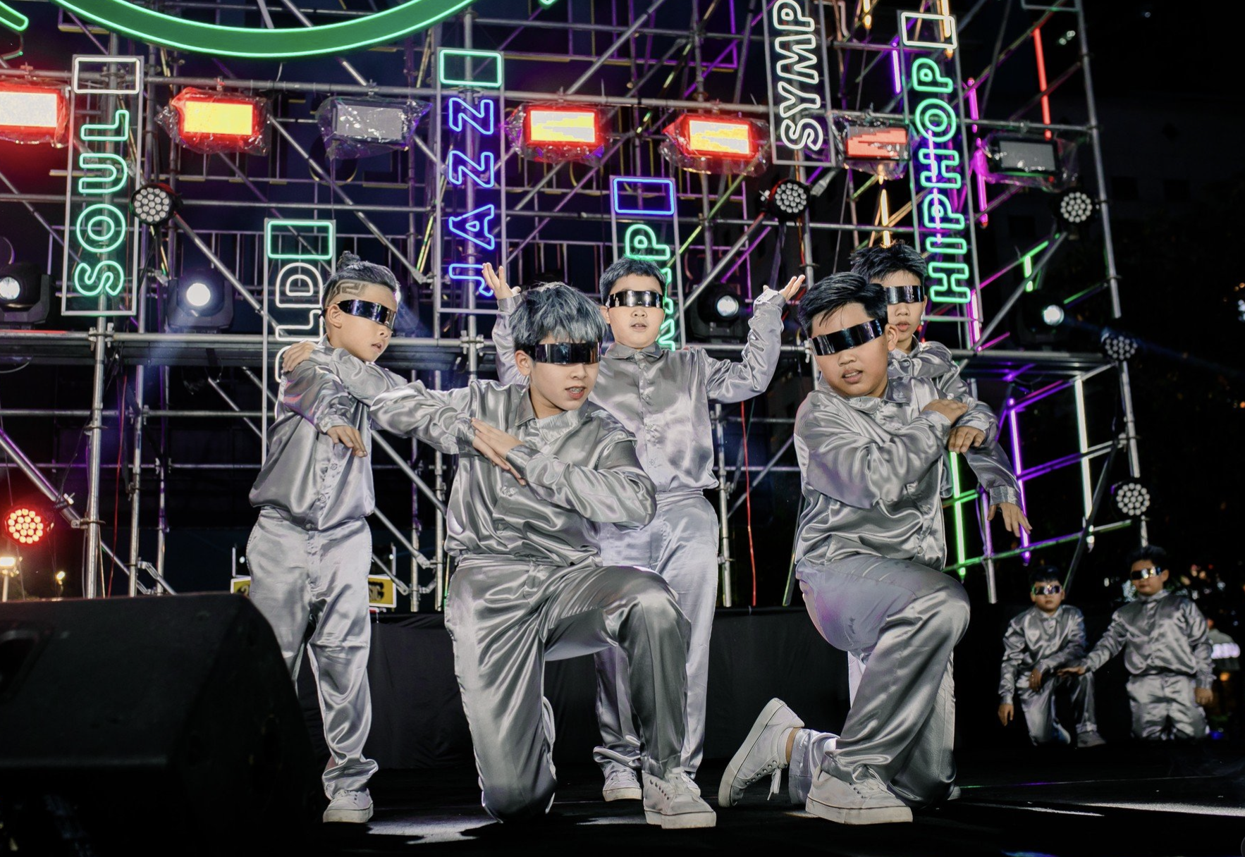 NGUYỄN HUỆ STREET DANCE SHOW