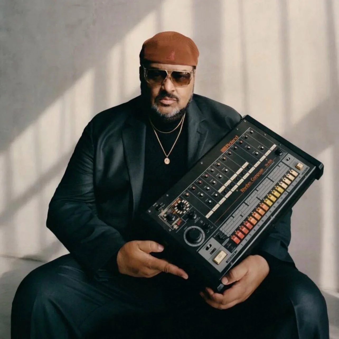 The Egyptian Lover cùng máy drum machine đại diện cho kỷ nguyên Electro ảnh hưởng đến sự phát triển của Popping trong thập niên 1980.