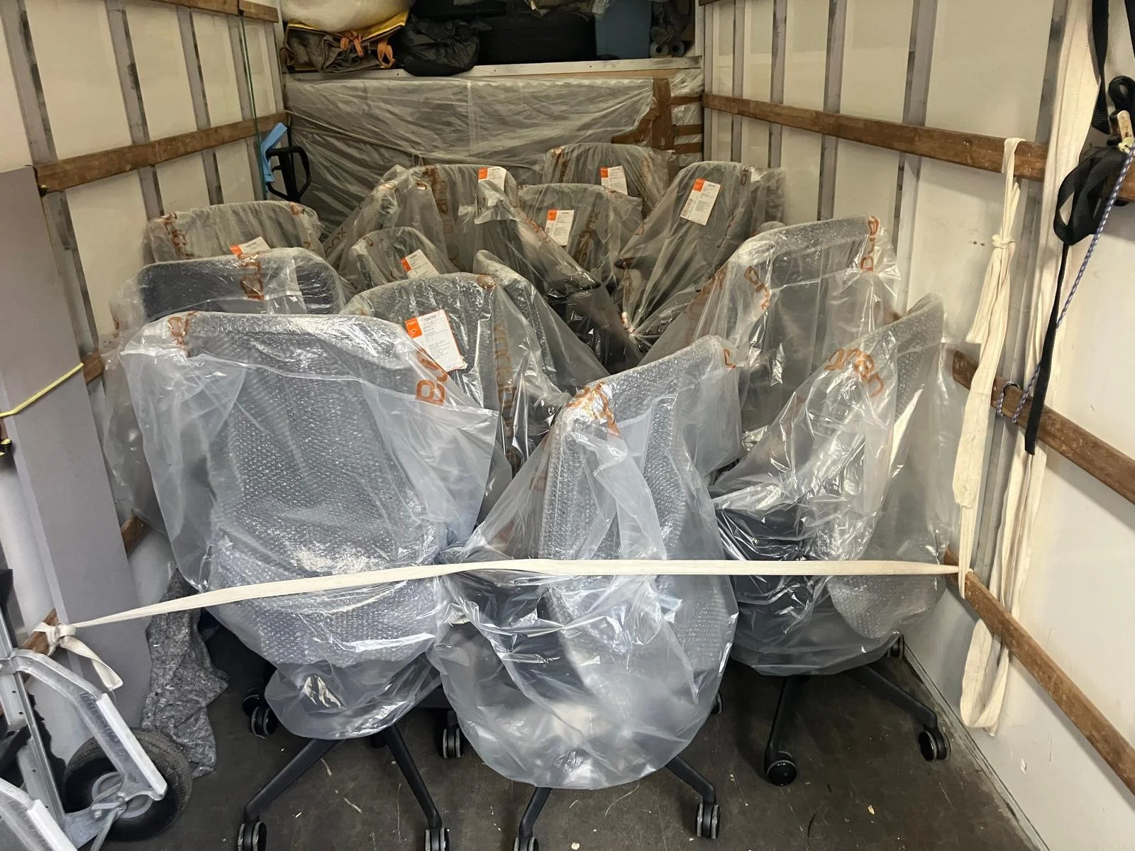 Commercial delivery - Office supplies