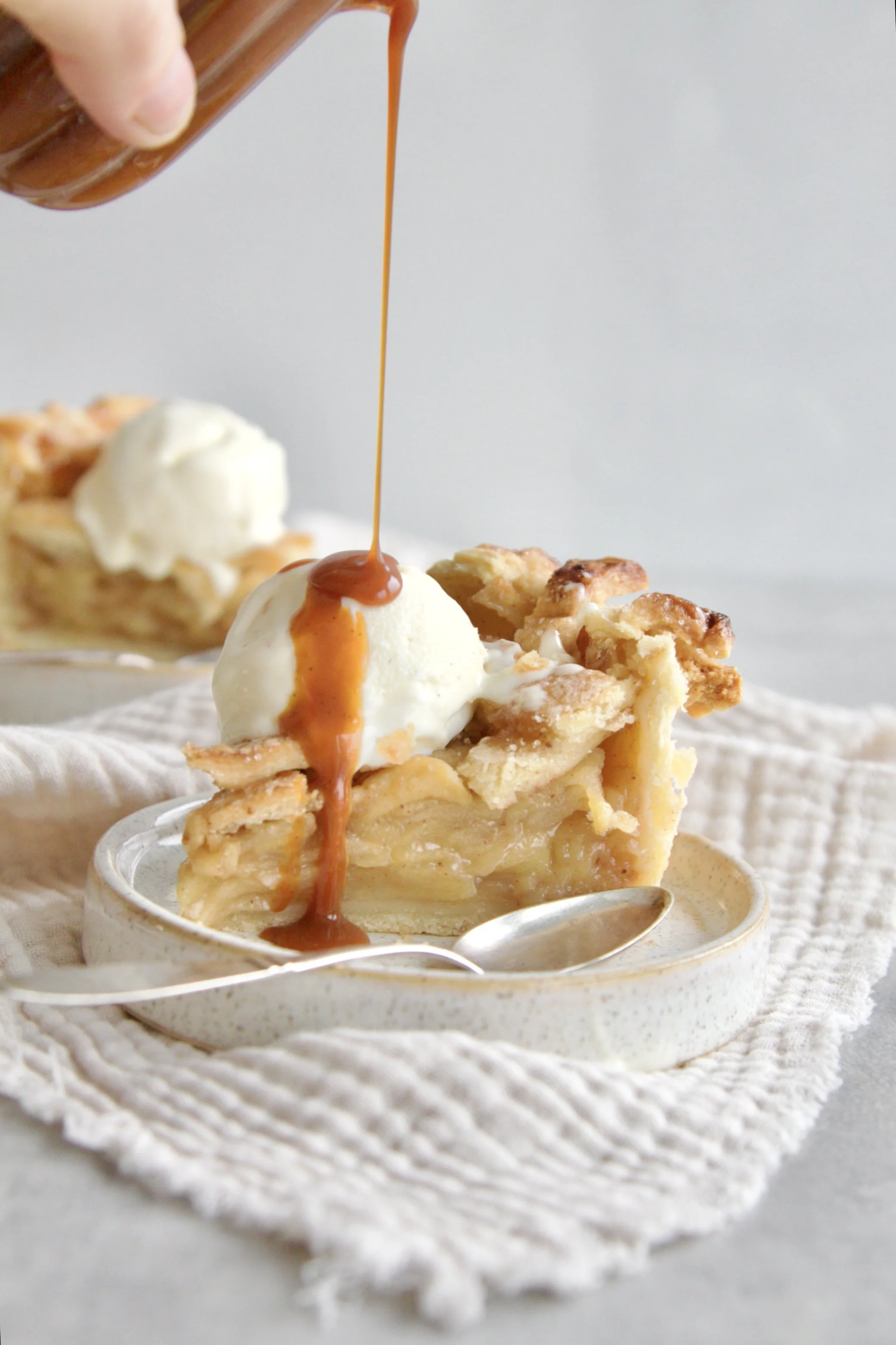 Apple pie with vanilla caramel sauce
