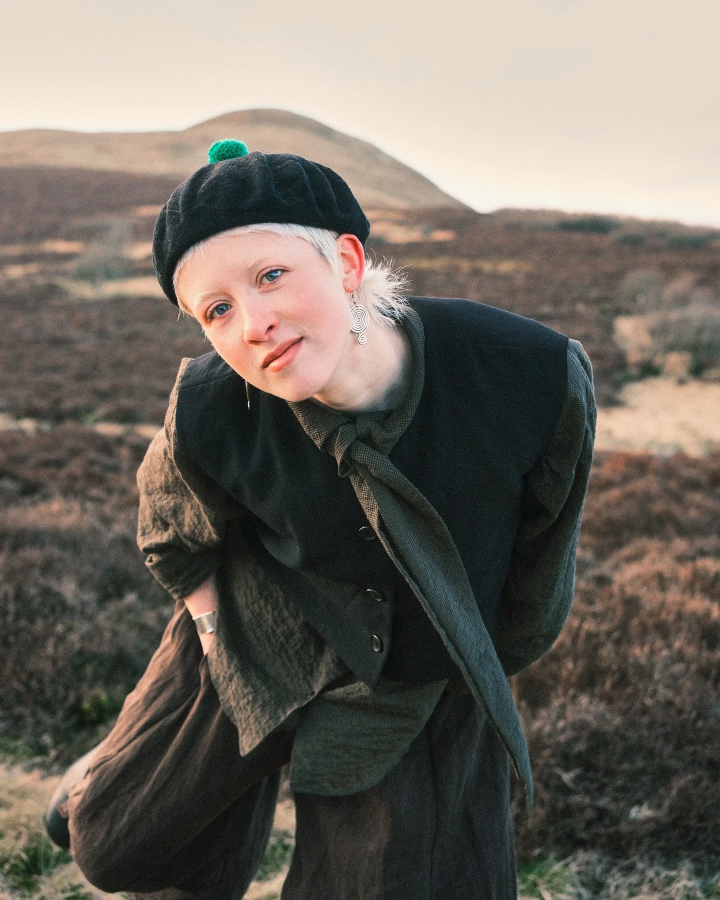 Stories from the Lomond Hills. 

Hills for days 
Limekilns in the slopes.
The bunnet stone, 
Maggie the ruling witch, 
John&rsquo;s good ol&rsquo; pulpit,
Fools rushing for gold.

All is not lost. All is on show. 
For the ones who see and always list