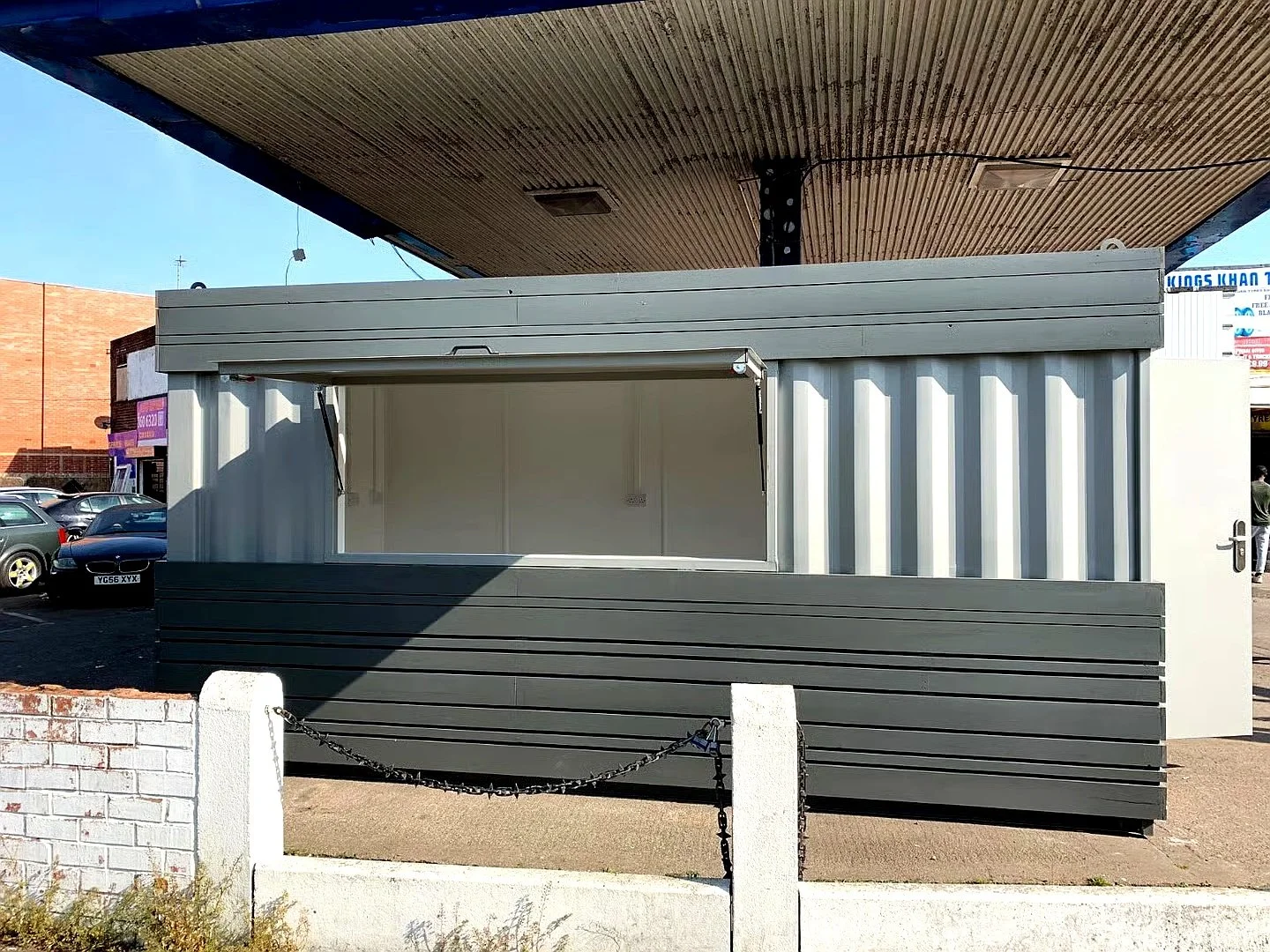 16ft x 8ft Piston Serving Hatch Shipping Container