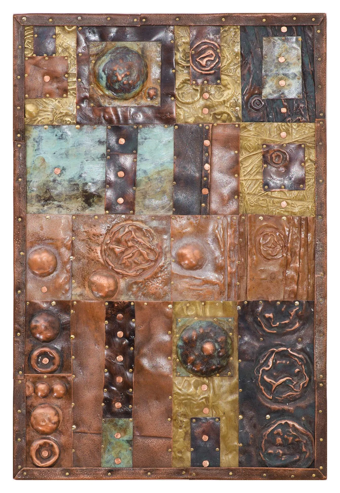 Fall.
Patinated copper, brass, and mixed metals
25 × 51 cm · 2006.
Private Collection