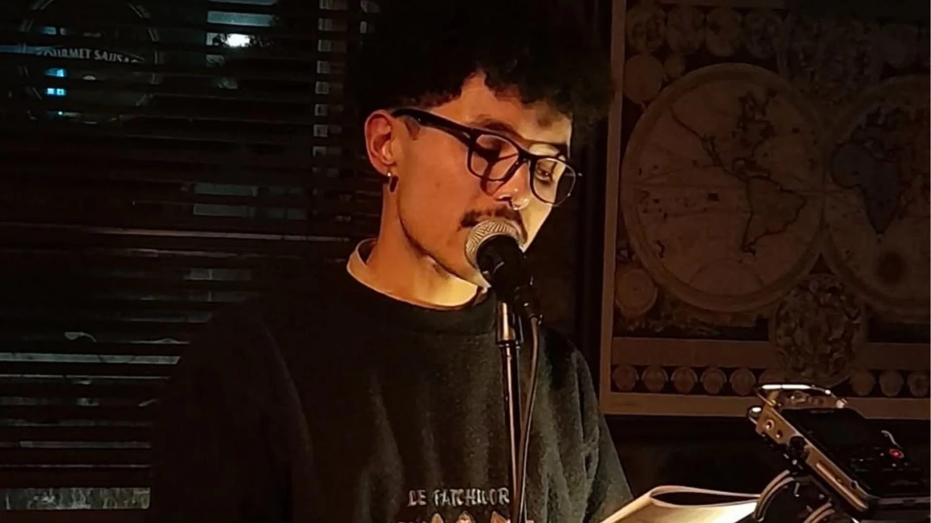 Month Poetry Night with Ó Bhéal go Béal