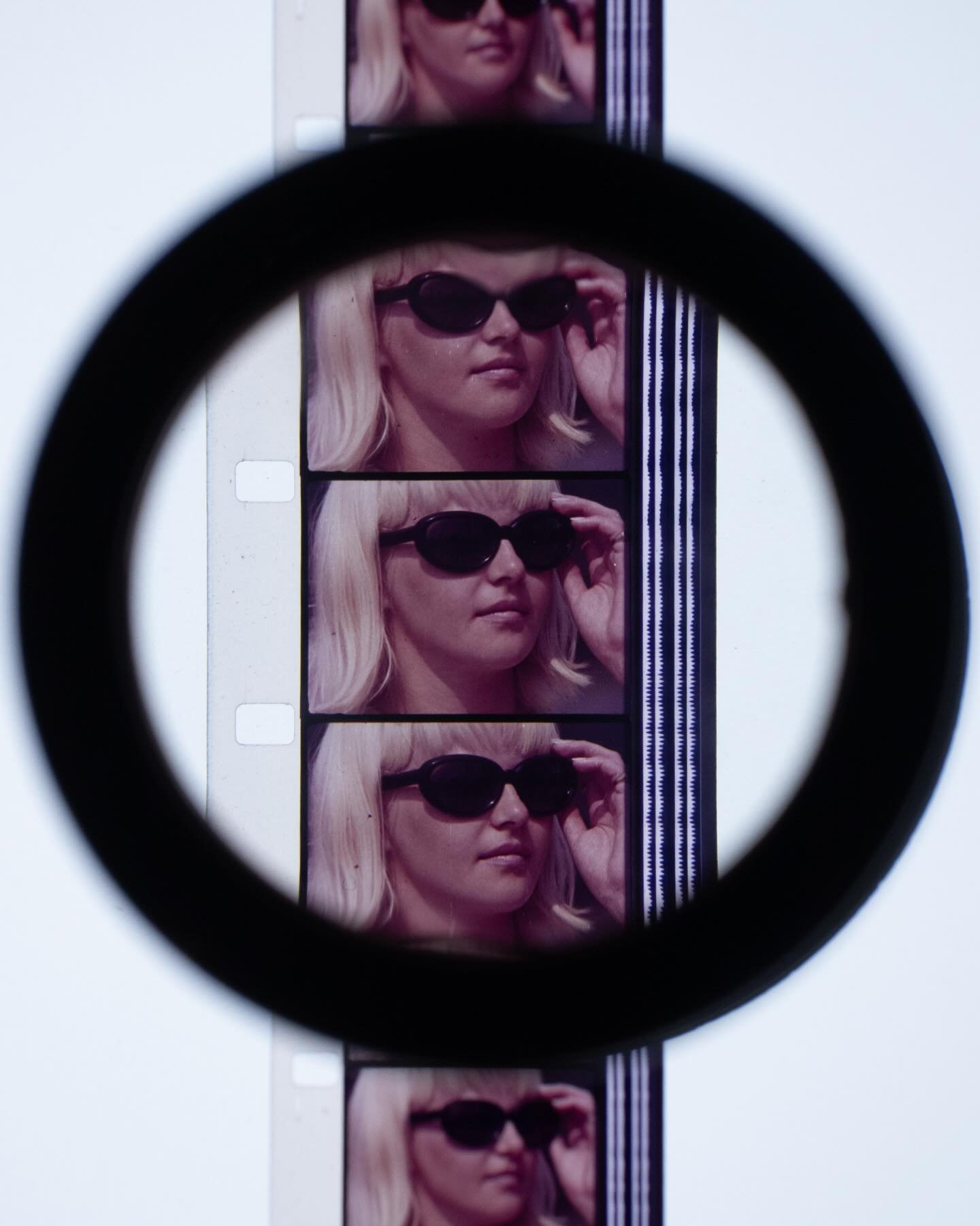 From a 16mm travel film in my collection called MEET ME IN RIMINI 😎🇮🇹🎞️📽️ 

#16mmfilm #travelfilm #rimini #projectionist