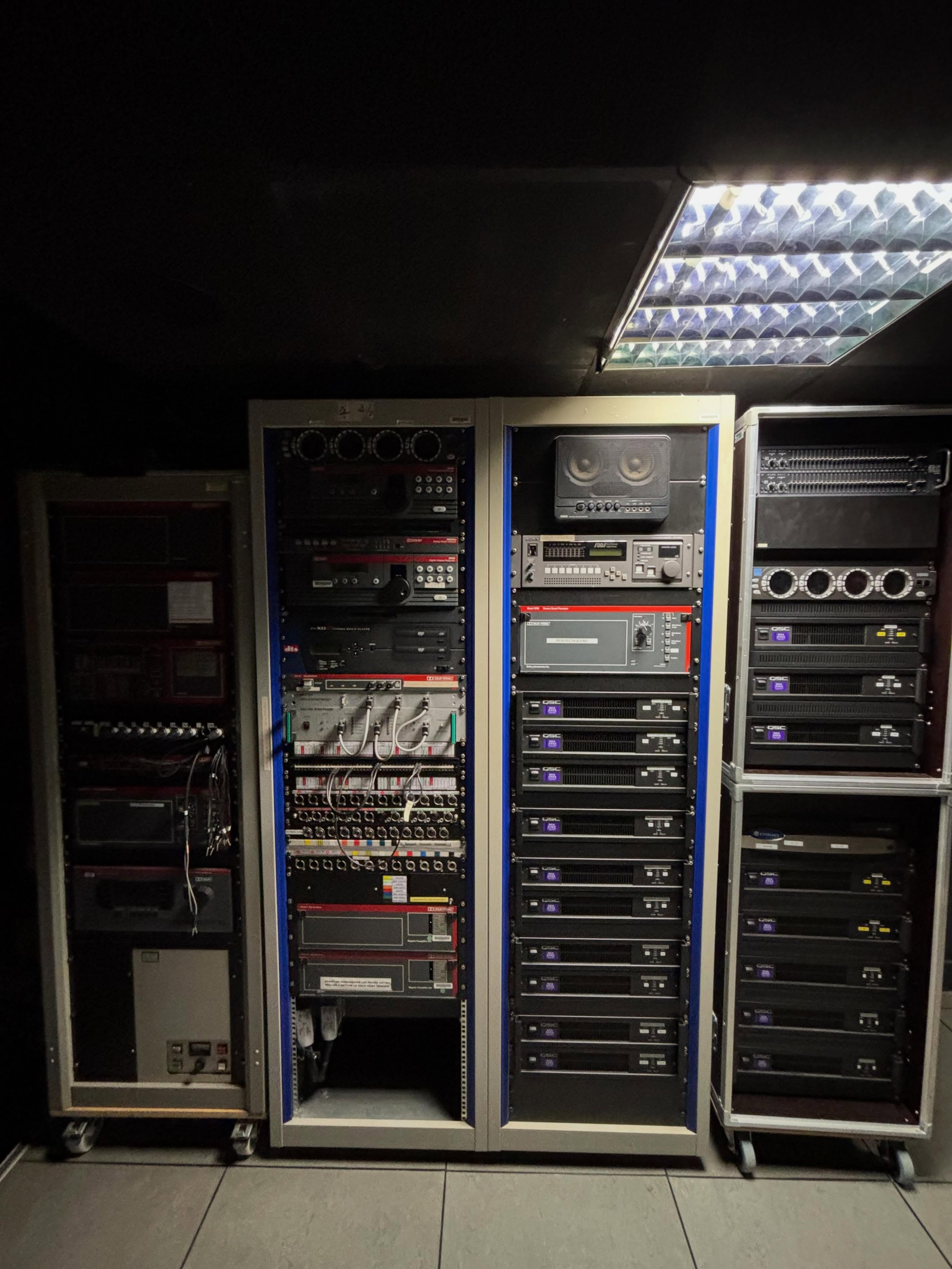 Now THAT&rsquo;S a sound rack!!! 🔈🔉🔊 

#projectionist #projectionbooth #cinema #soundrack