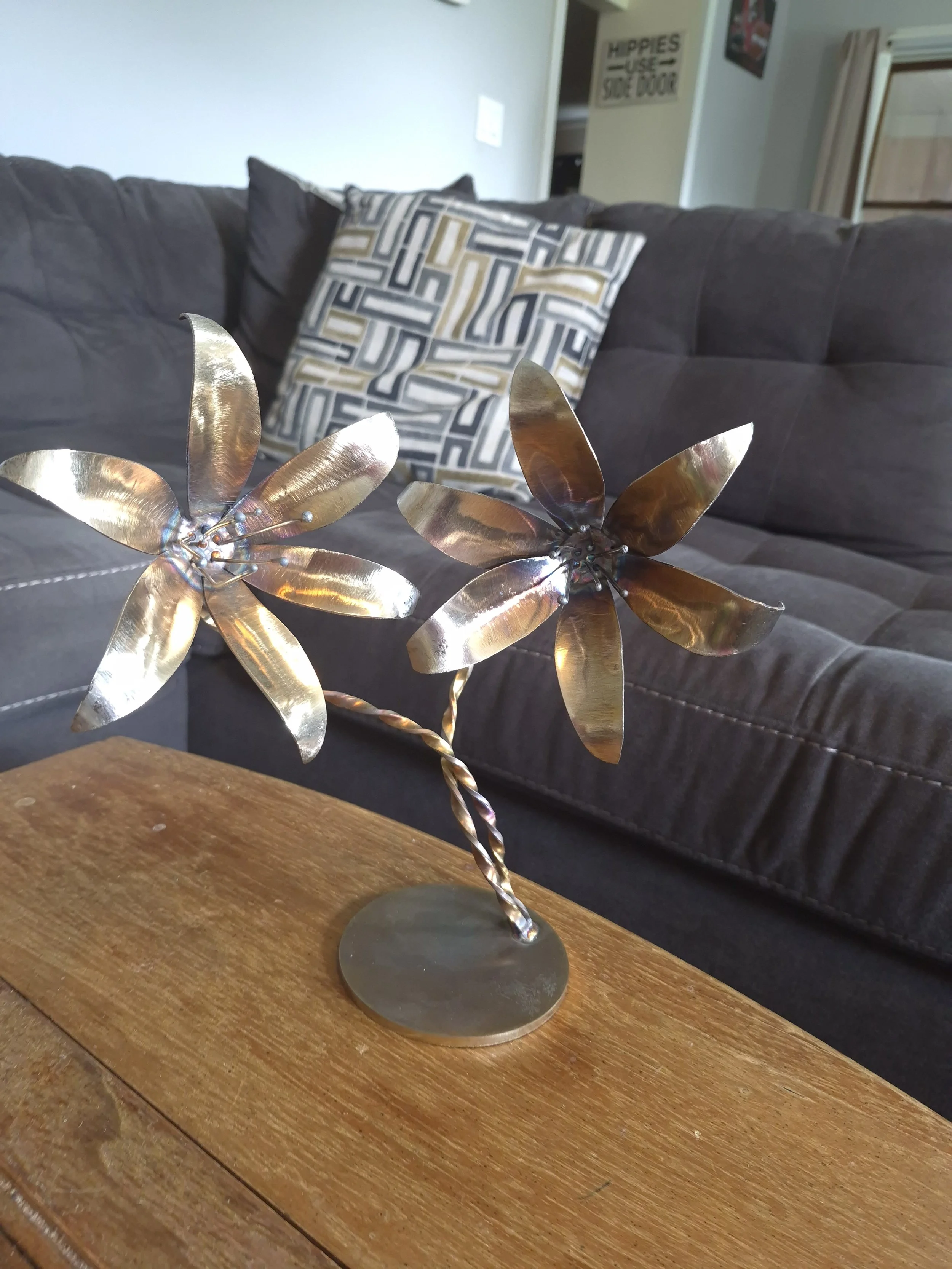 Beautiful hand crafted, hand cut lily display piece. A unique statement piece for your home, office, or gift collection.

| Price: $225 |
Quantity in stock: 1
